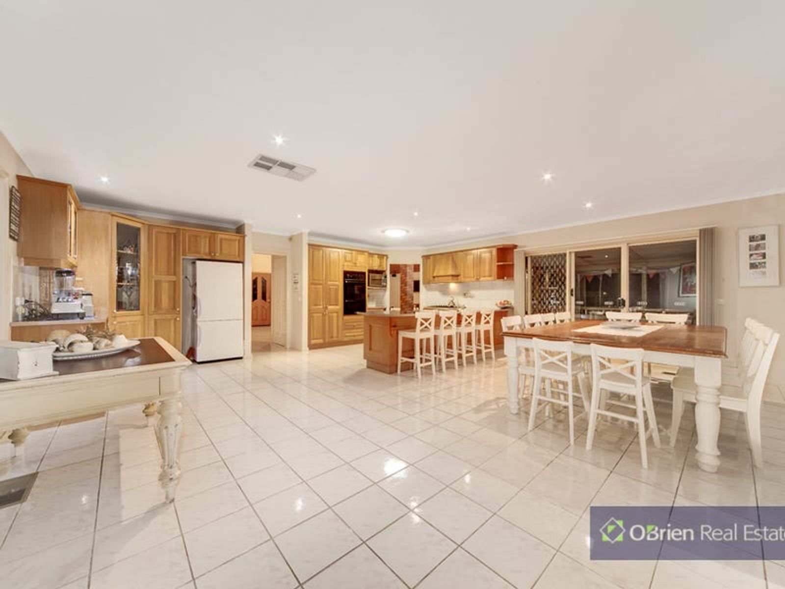 3 Durrant Place, Endeavour Hills, VIC 3802, Endeavour Hills - Thumbnail 2