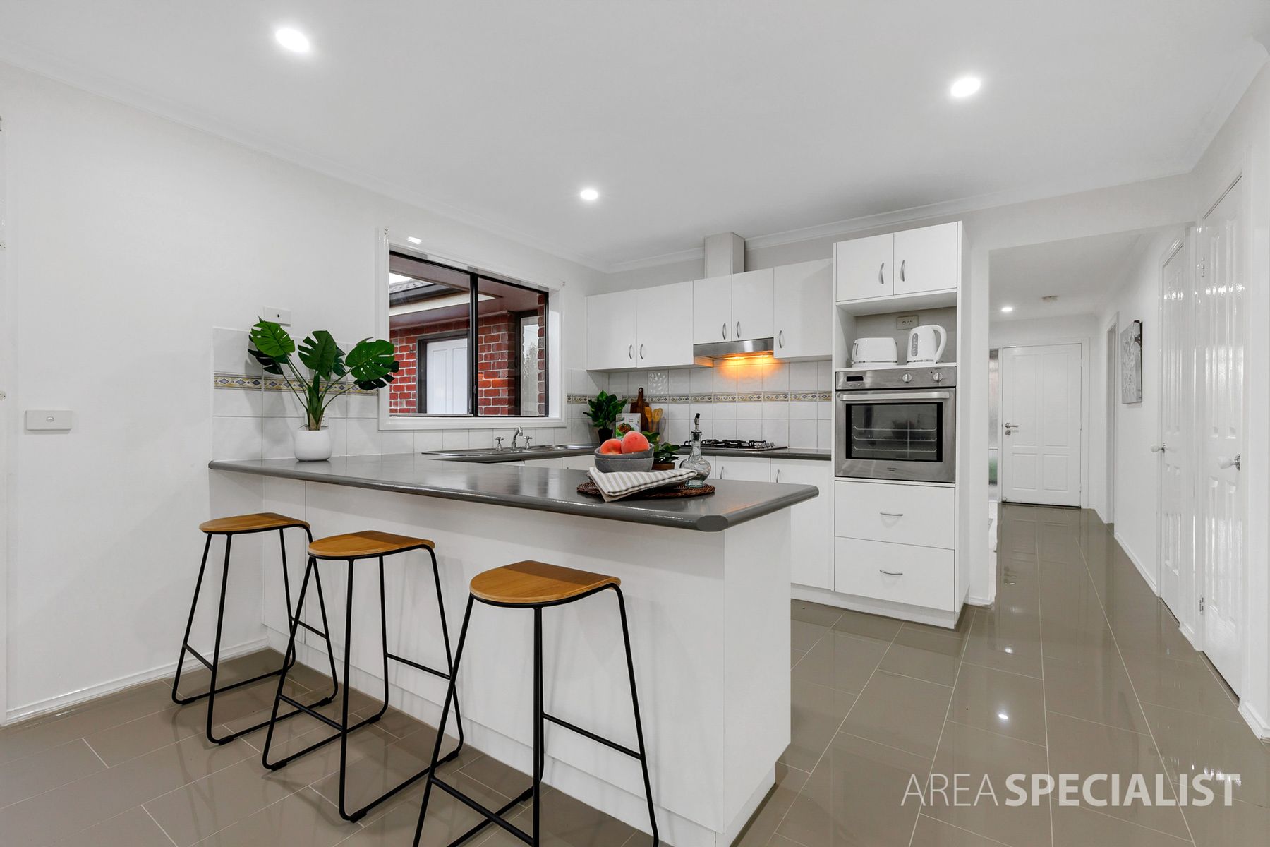 8 Parnell Court, Cranbourne West, VIC 3977, Cranbourne West - Thumbnail 5