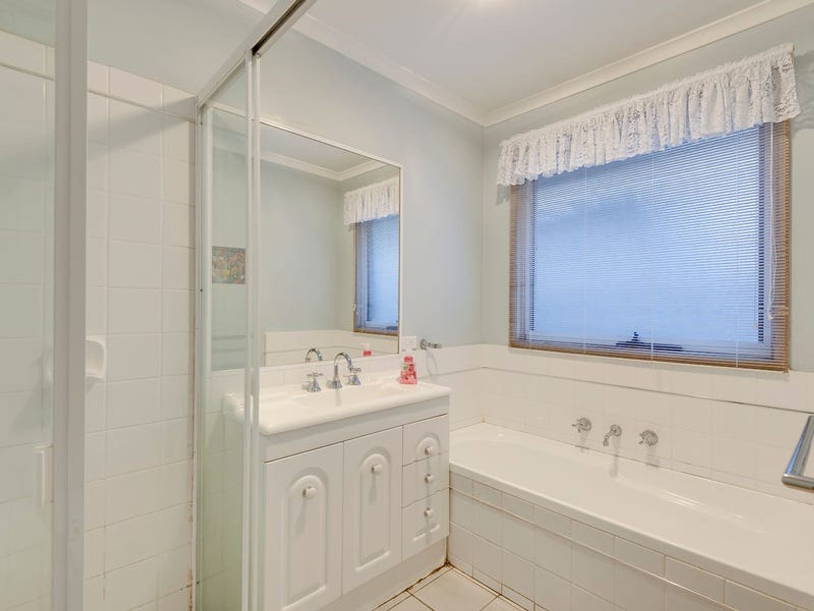 11 Kennington Park Drive, Endeavour Hills, VIC 3802, Endeavour Hills - Thumbnail 5