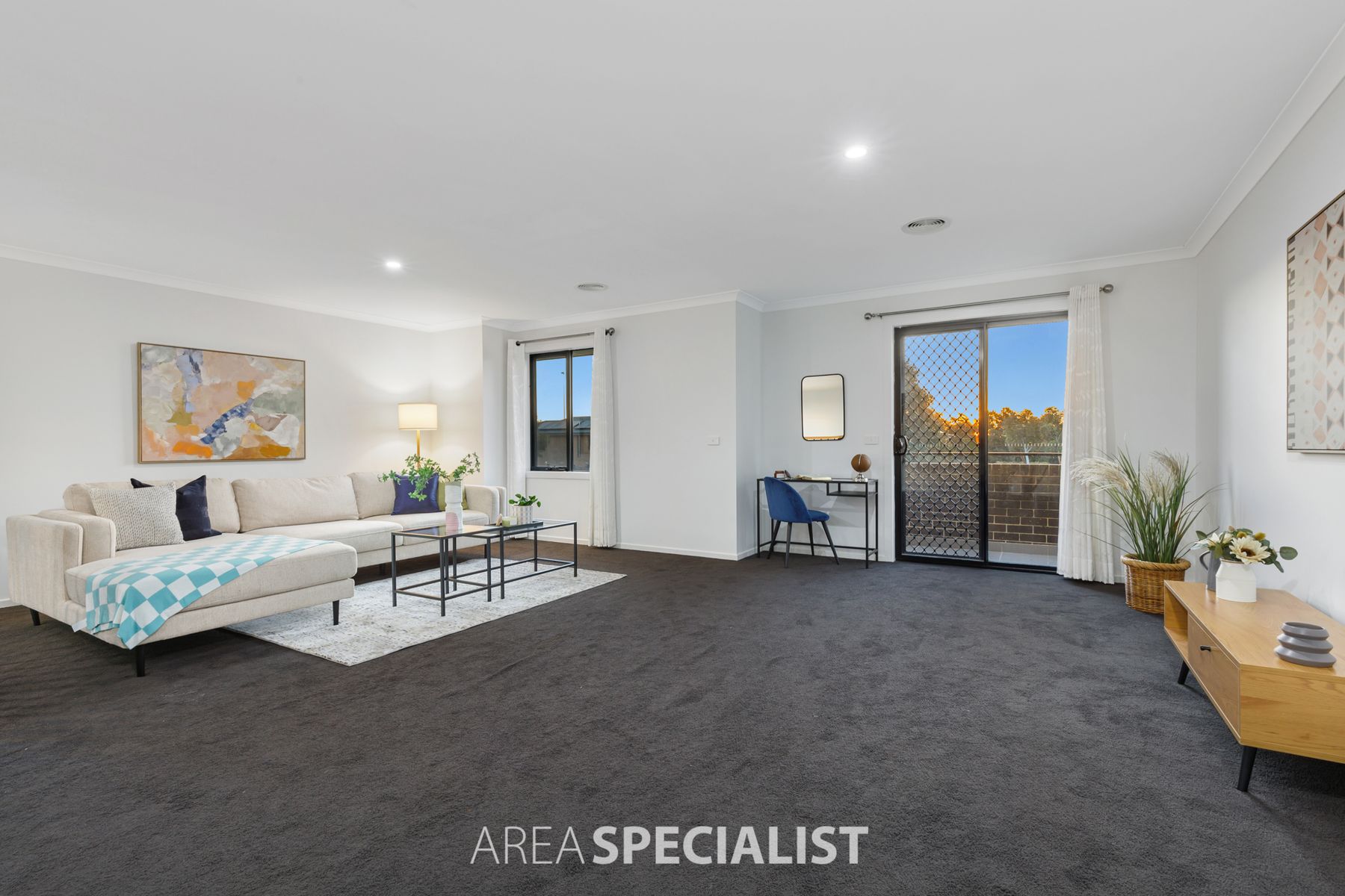 17 Hull Crescent, Pakenham, VIC 3810, Pakenham - Thumbnail 7
