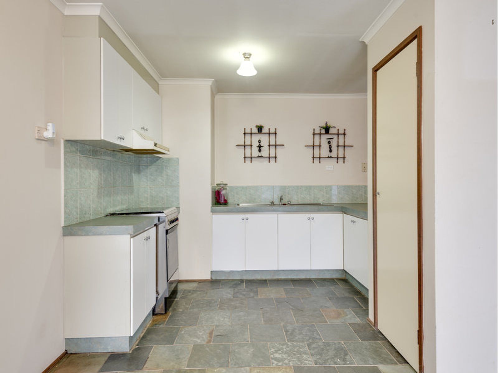 16 Taddor Drive, Cranbourne, VIC 3977, Cranbourne - Thumbnail 4