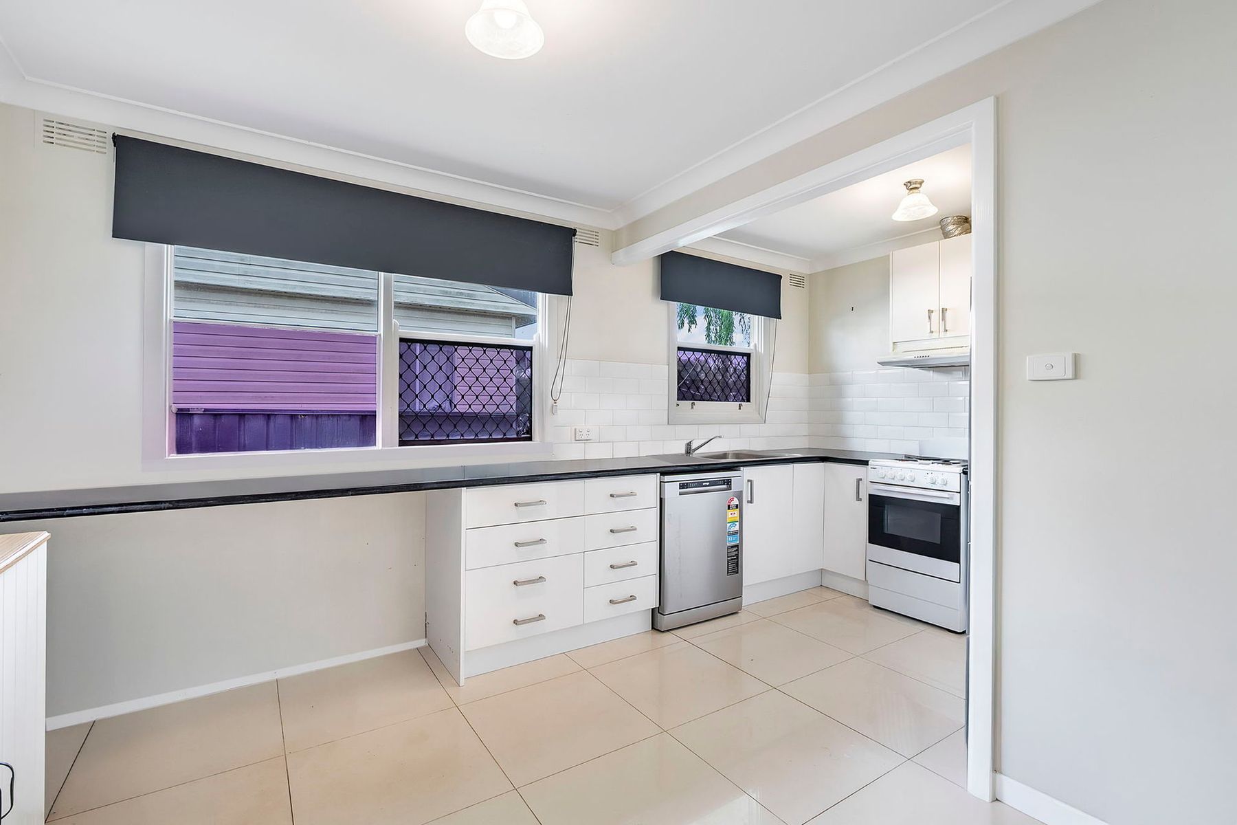 9 Vernon Avenue, Gorokan NSW 2263, Gorokan - Thumbnail 2