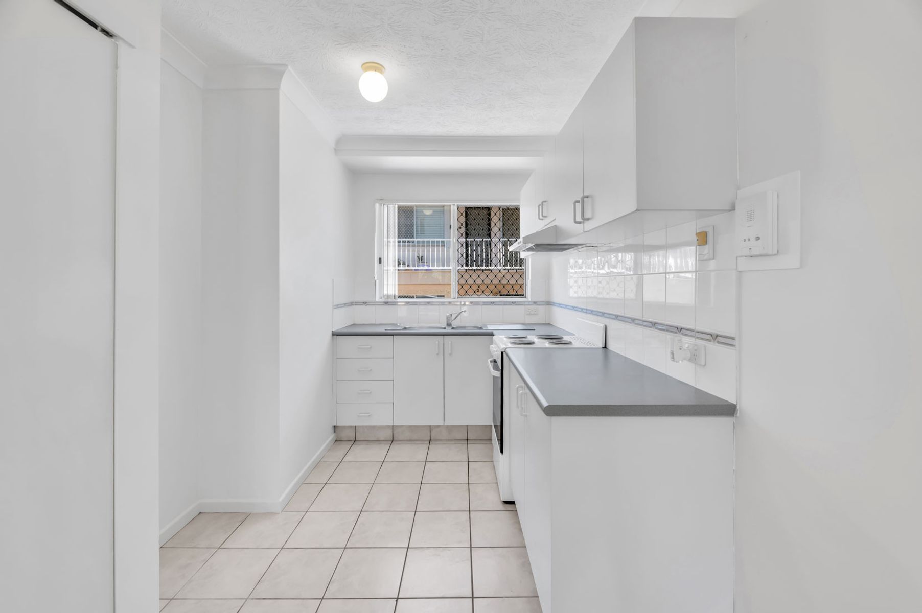 5/25-27 Darrambal Street, Chevron Island QLD 4217, Chevron Island - Thumbnail 7