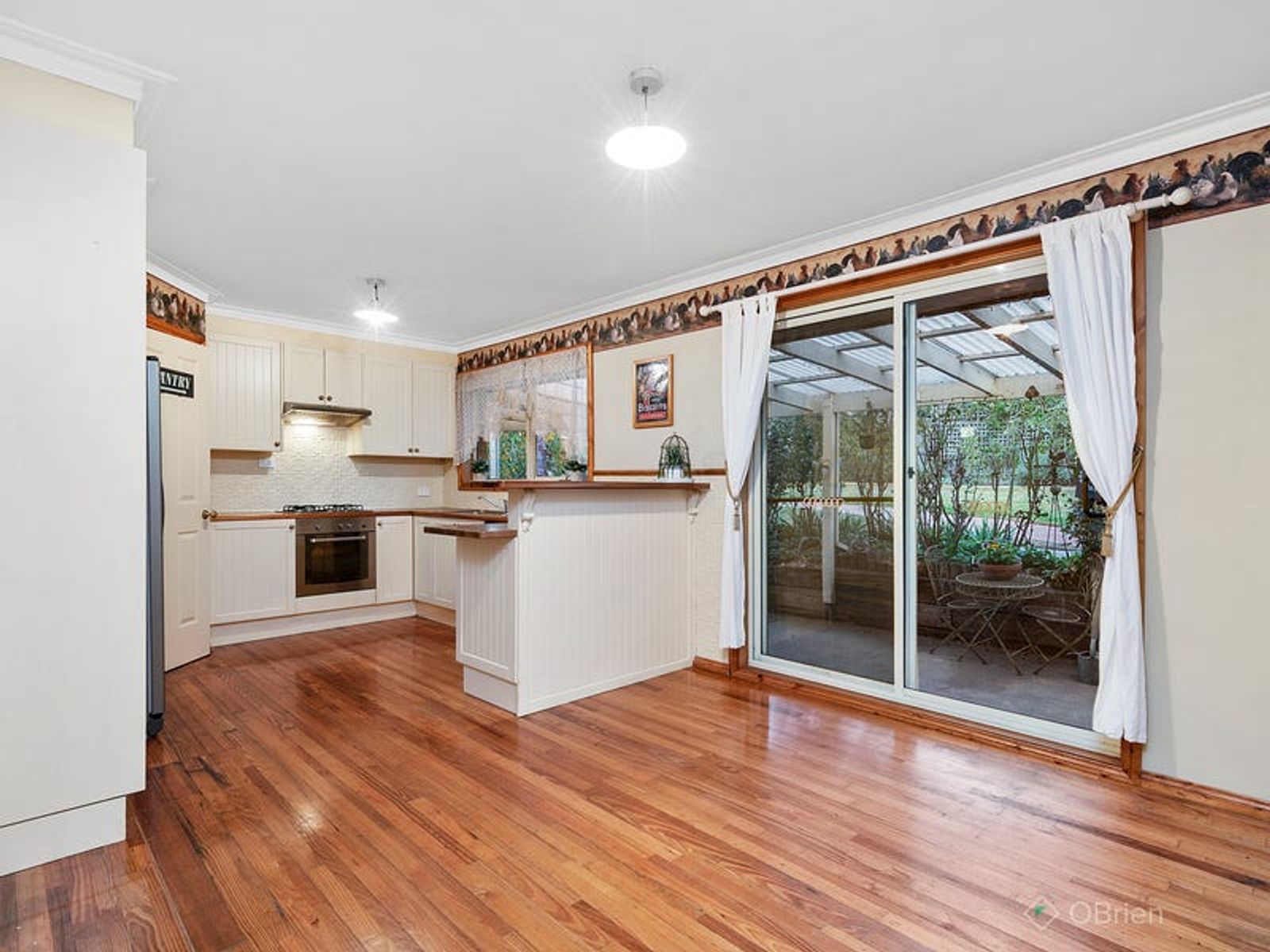 8 Calrossie Close, Endeavour Hills, VIC 3802, Endeavour Hills - Thumbnail 4
