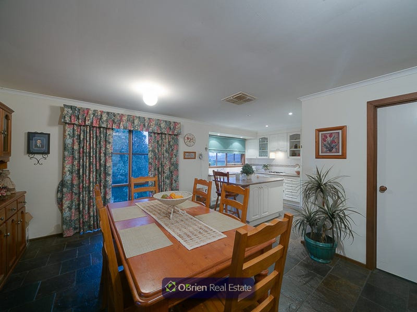 14 Brandon Court, Endeavour Hills, VIC 3802, Endeavour Hills - Thumbnail 3