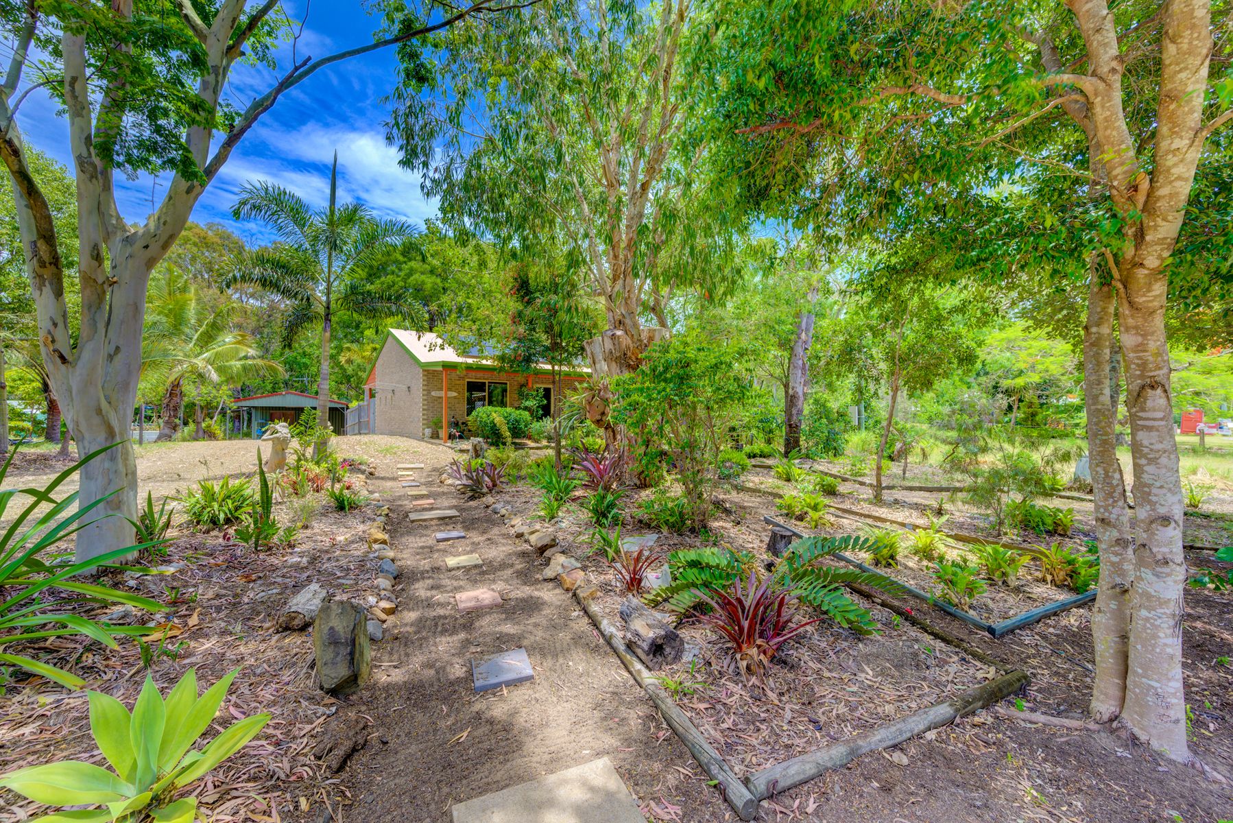 4 Kentia Avenue, Moore Park Beach - Image 1