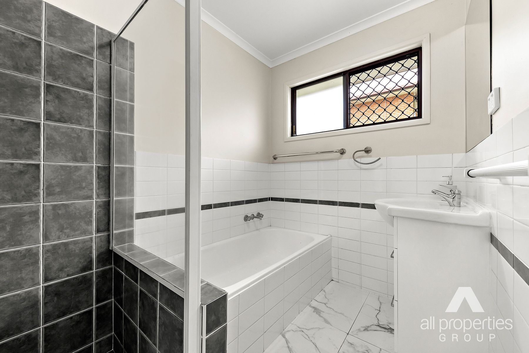4 Limerick Drive, Crestmead QLD 4132, Crestmead - Thumbnail 8