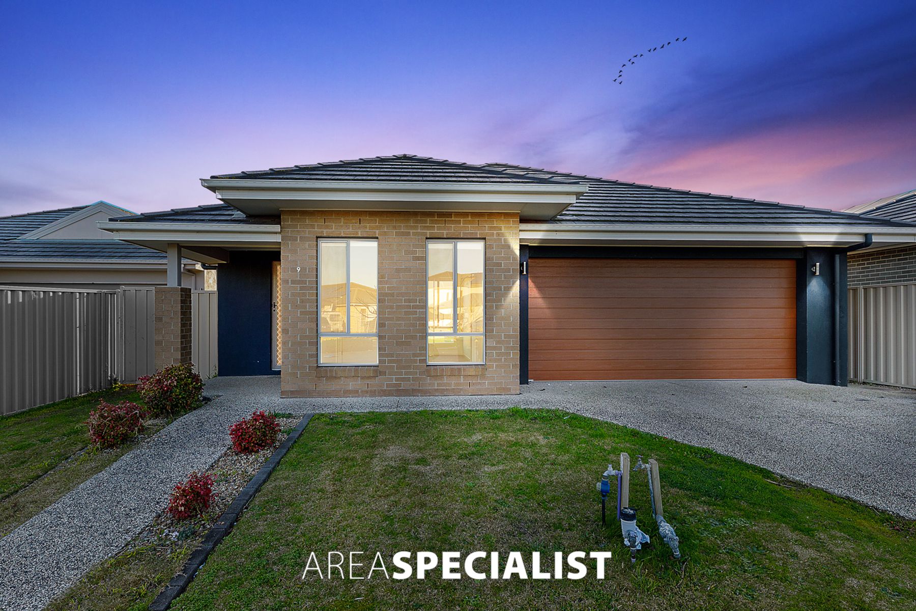 9 Pashanger Court, Pakenham, VIC 3810, Pakenham - Thumbnail 2