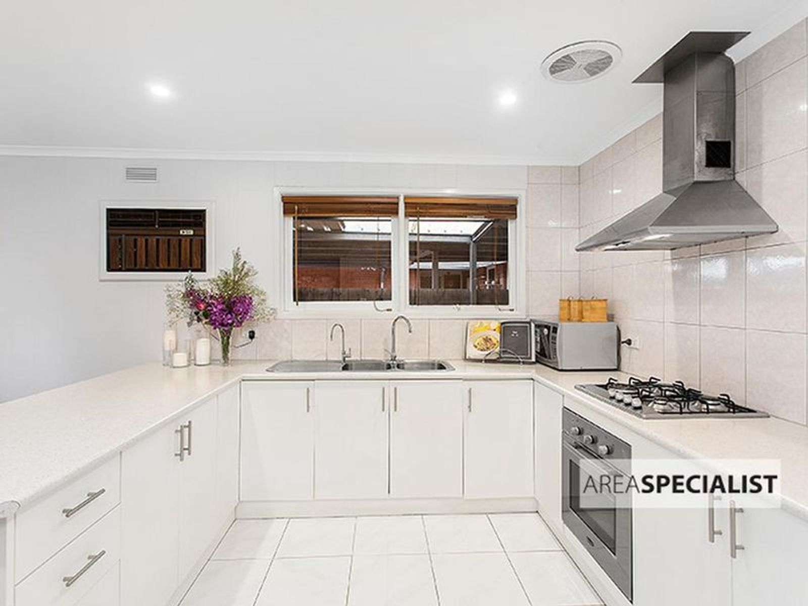 9 Paterson Road, Springvale South, VIC 3172, Springvale South - Thumbnail 2