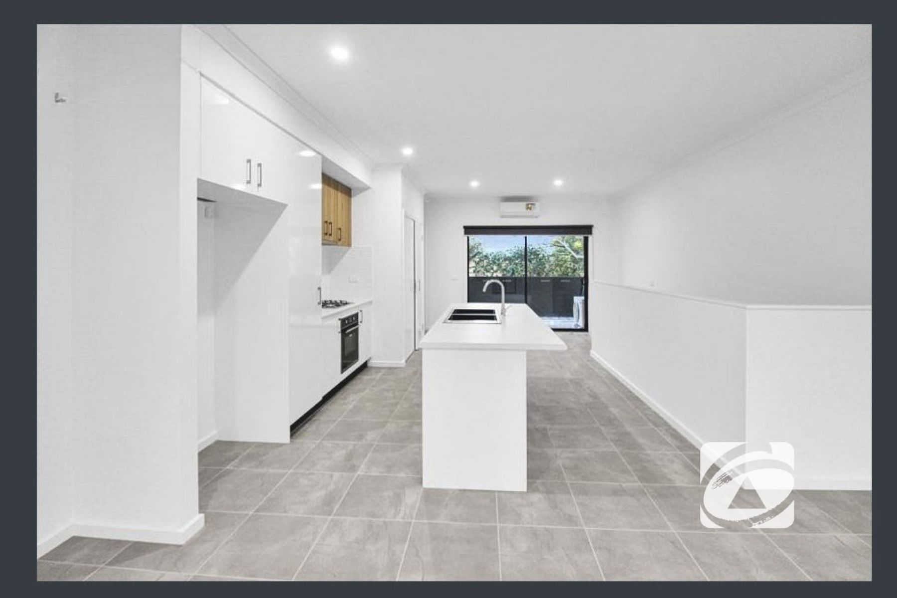 19 Sire Walk, Pakenham VIC 3810, Pakenham - Thumbnail 3