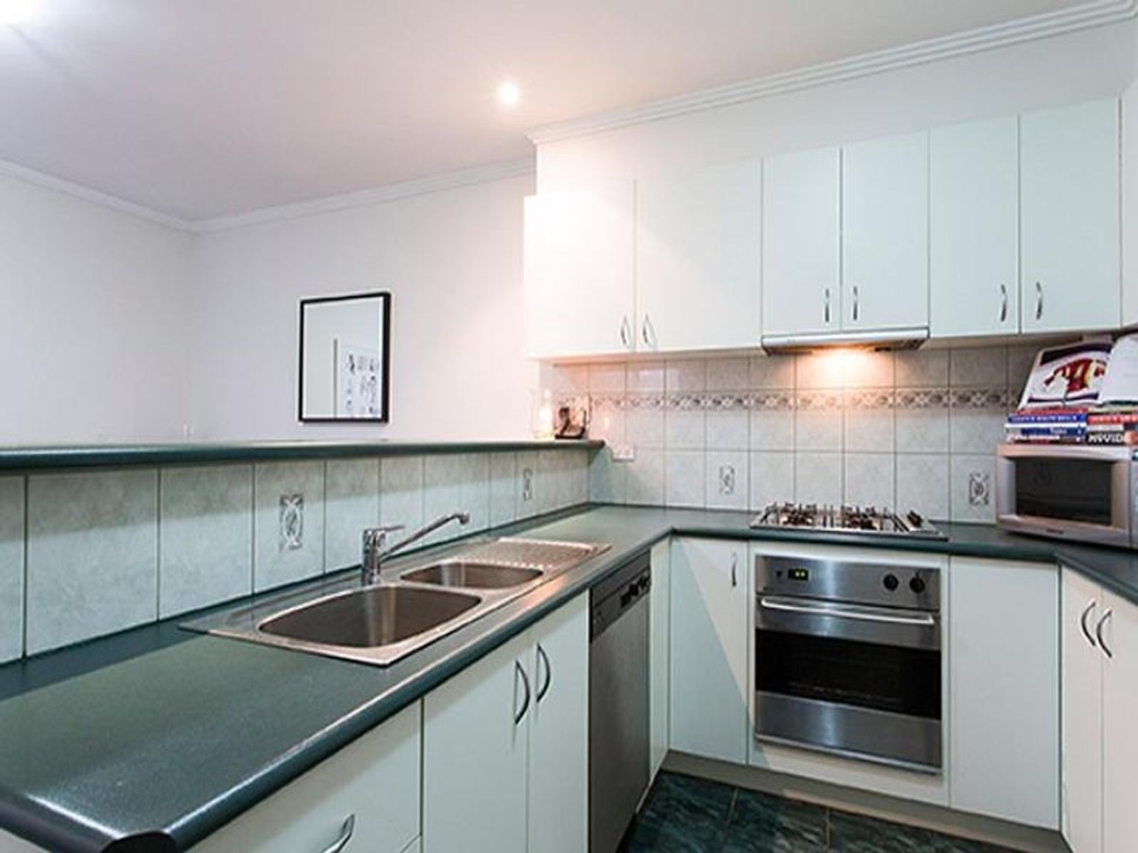 25 Newton Street, Kensington - Thumbnail 4