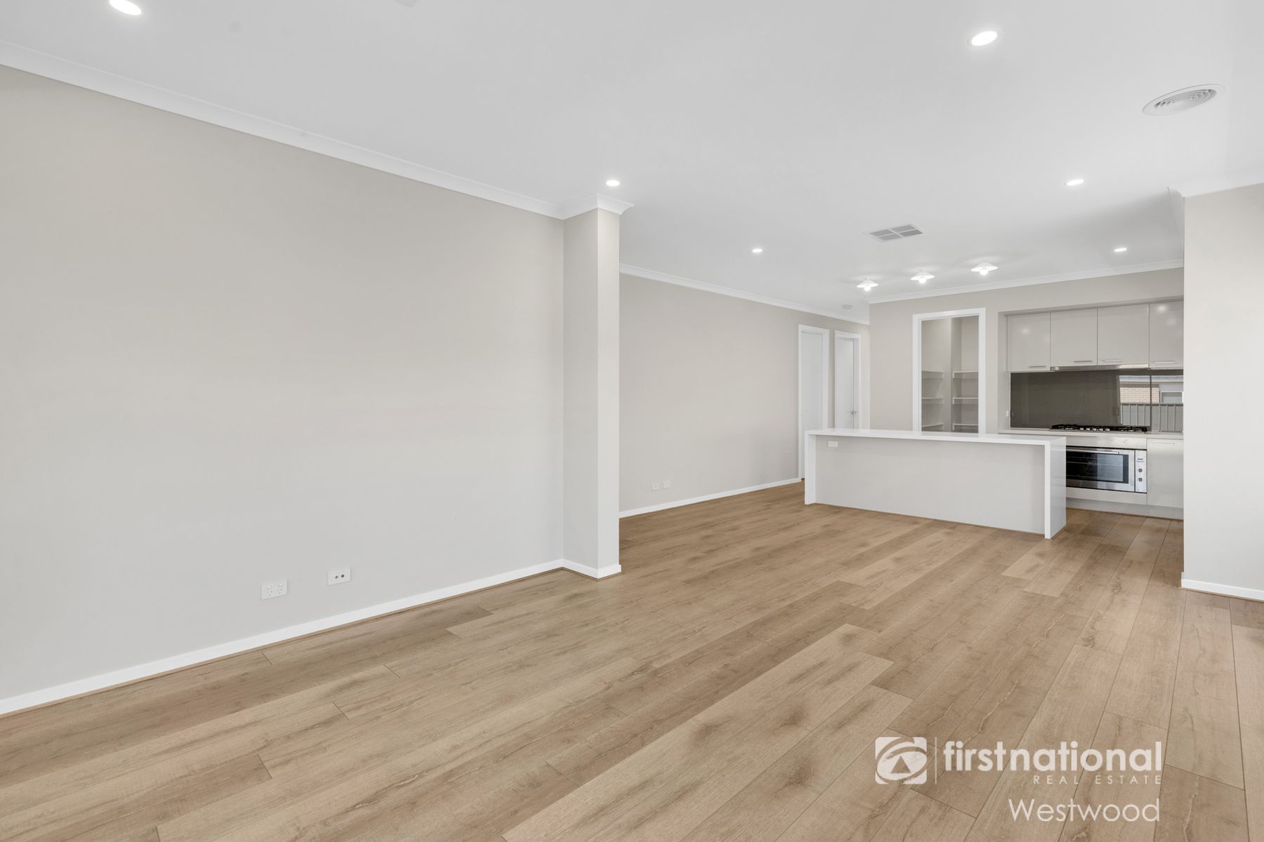 10 Mudlark Road, Tarneit VIC 3029, Tarneit - Thumbnail 3