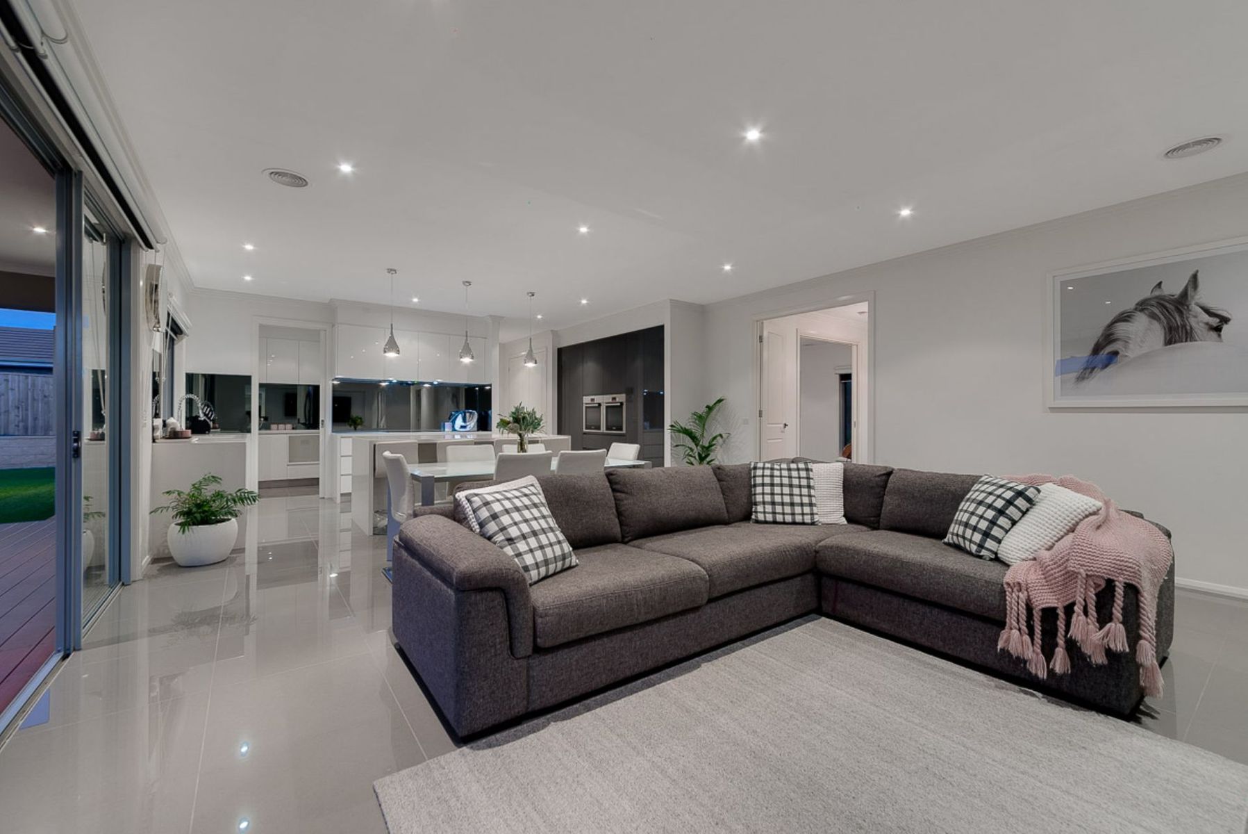 1-2 Red Ash Close, Botanic Ridge - Thumbnail 5