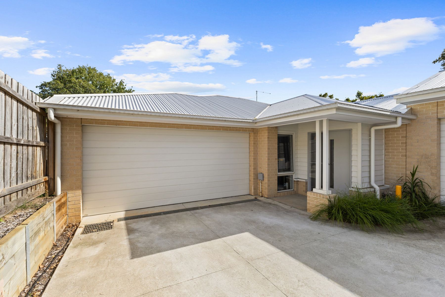 2/6 Church Street, Drouin VIC 3818, Drouin - Image 1