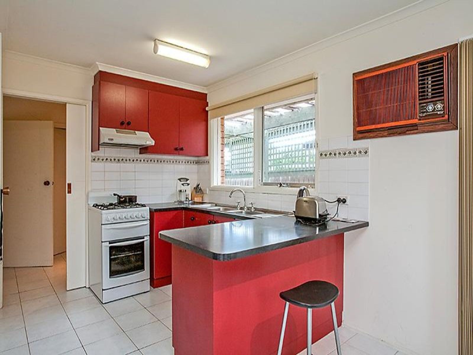 1 Cecelia Drive, Keilor East - Thumbnail 2