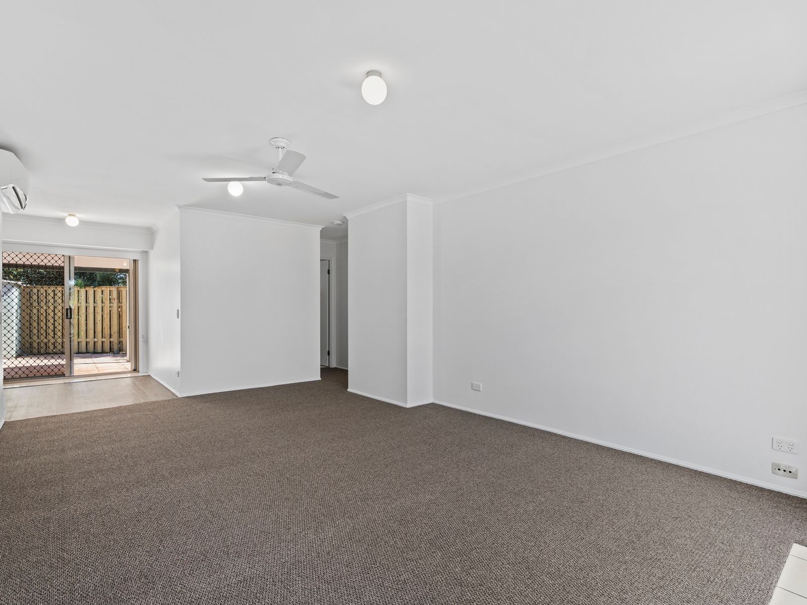 51/51 Olsen Avenue, Labrador, QLD 4215, Labrador - Thumbnail 3