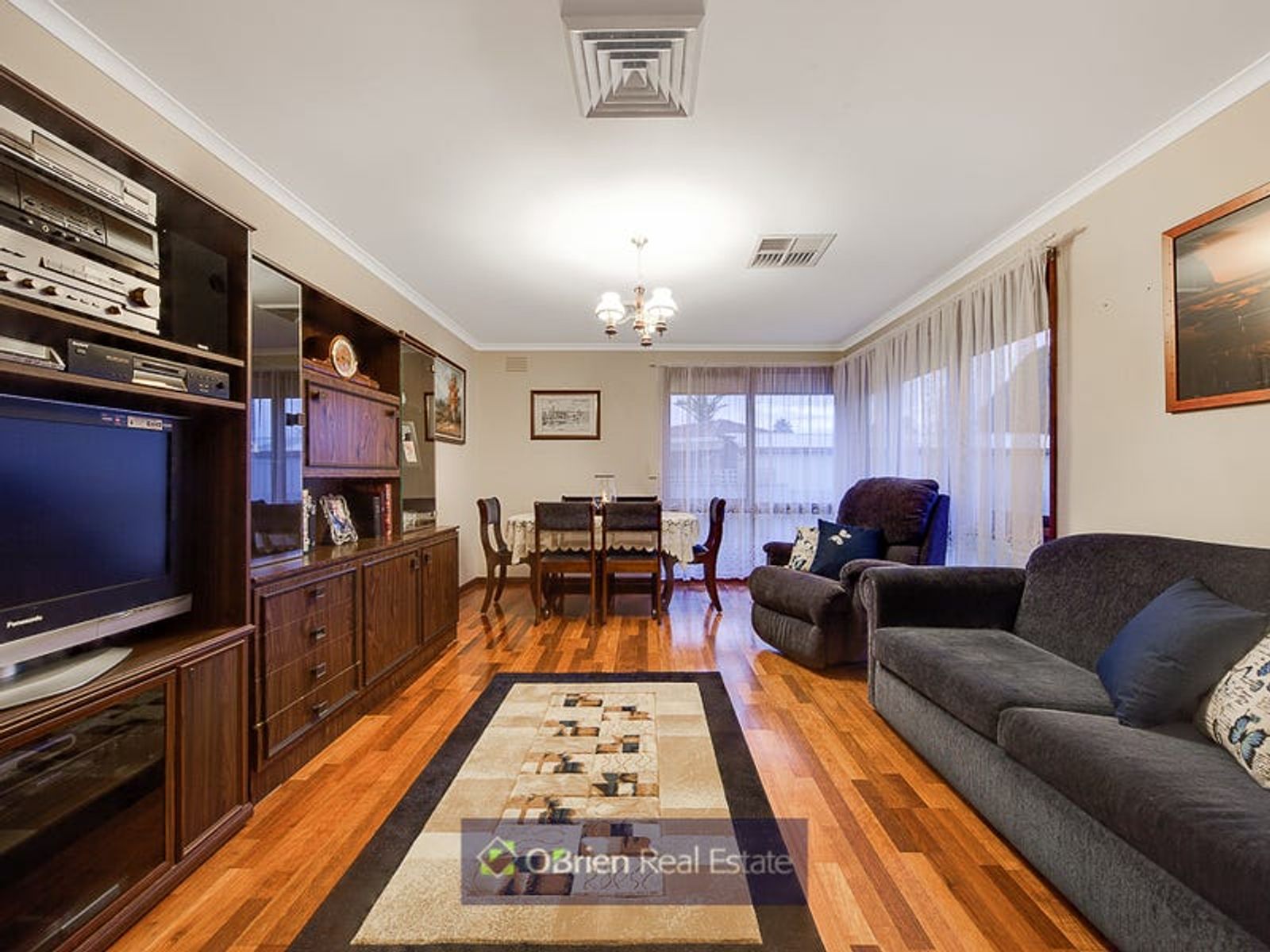 33 Lachlan Drive, Endeavour Hills, VIC 3802, Endeavour Hills - Thumbnail 2