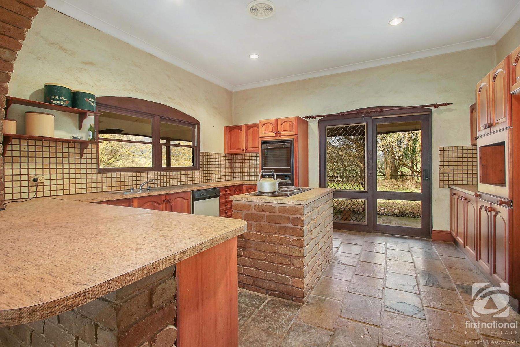 324 Honeysuckle Road, Tallangatta Valley VIC 3701, Tallangatta Valley - Thumbnail 2