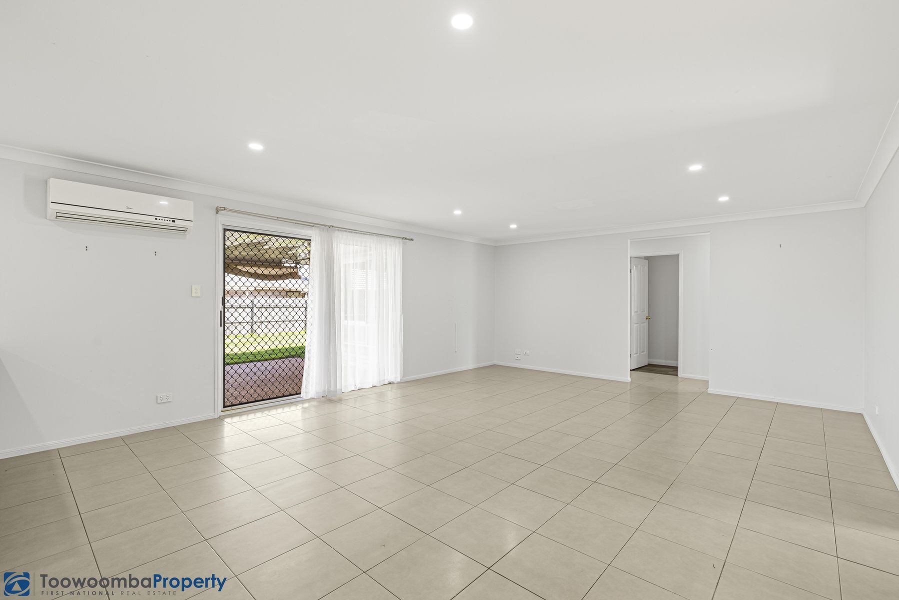 6 Dixon Court, Wilsonton Heights QLD 4350, Wilsonton Heights - Thumbnail 4