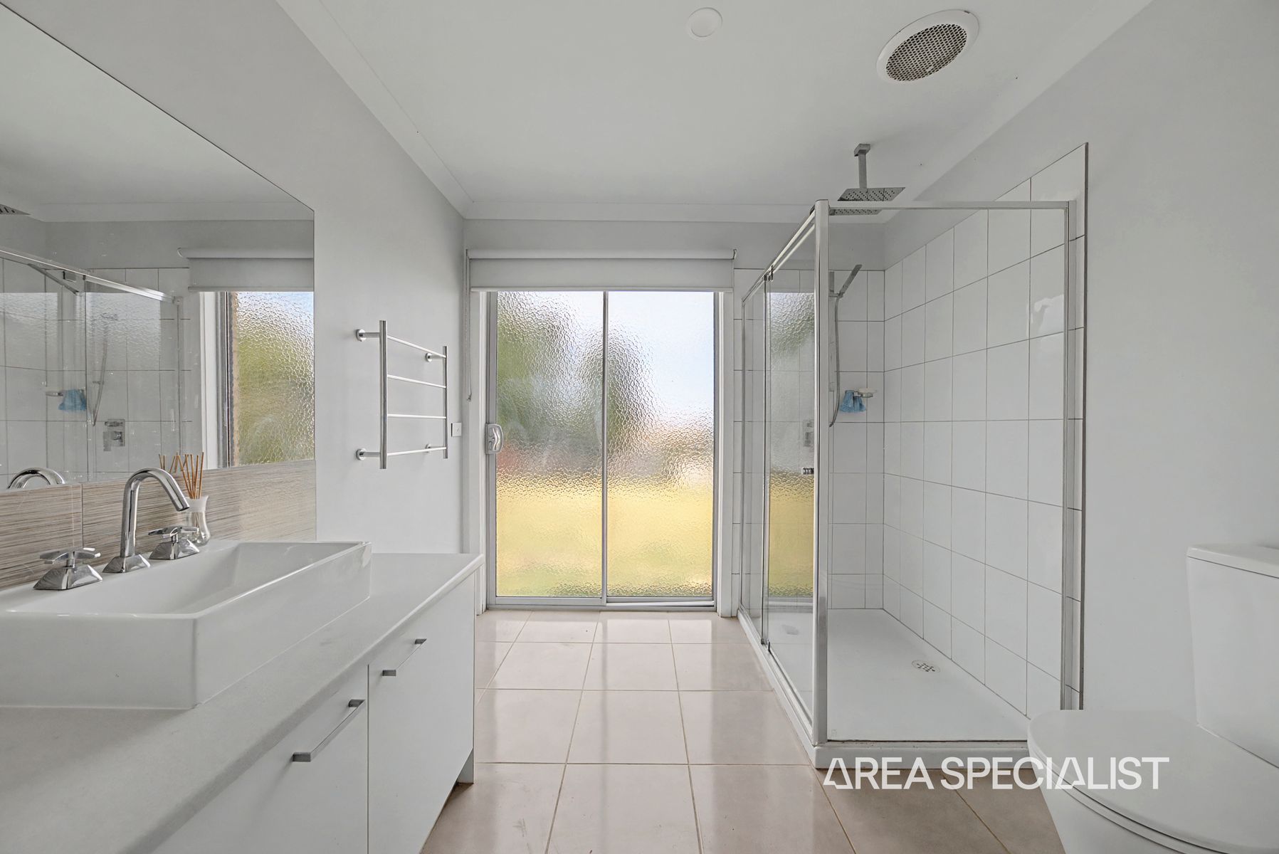 28 Illawarra Way, Pakenham, VIC 3810, Pakenham - Thumbnail 5