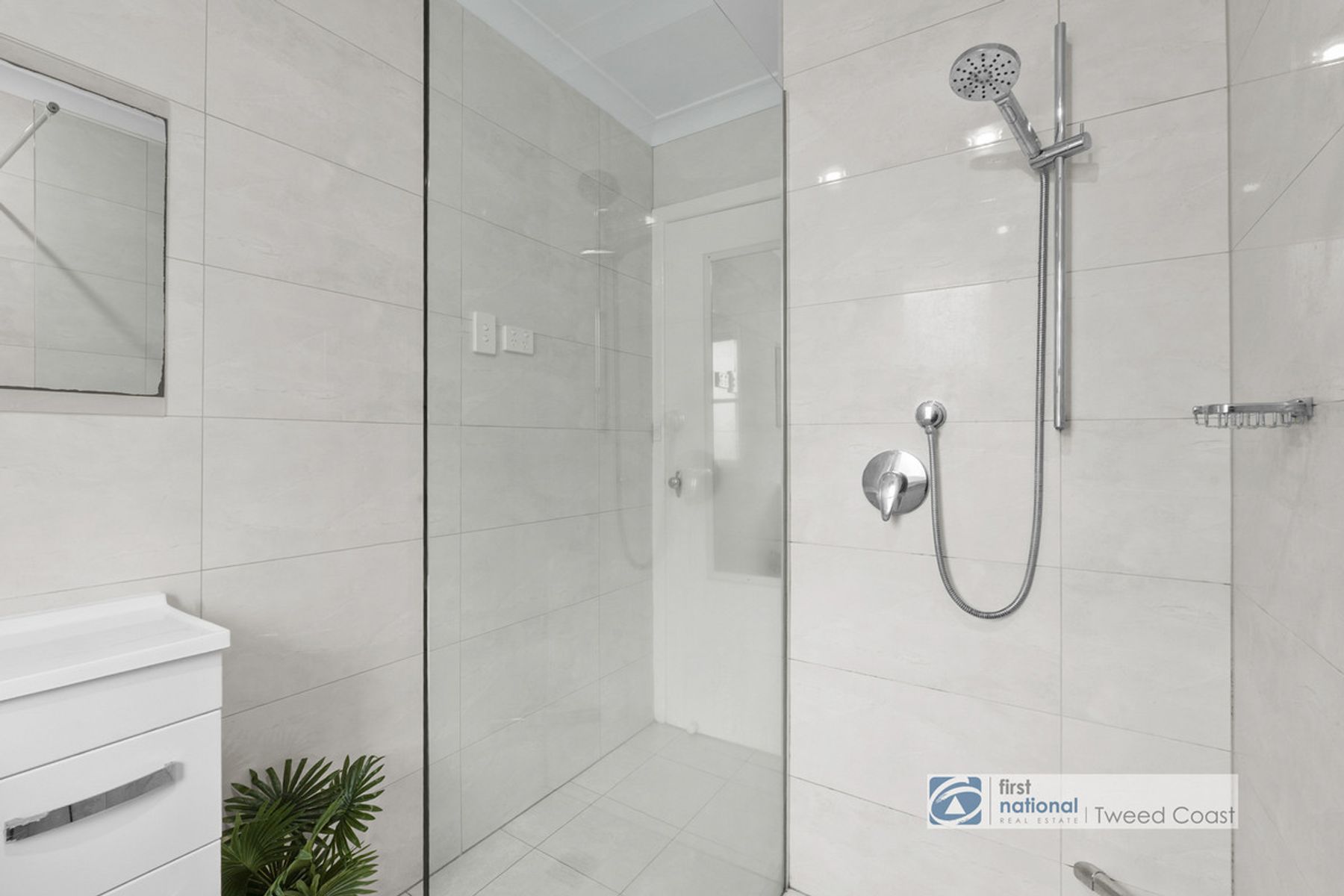 16 Lloyd Street, Tweed Heads South NSW 2486, Tweed Heads South - Thumbnail 3