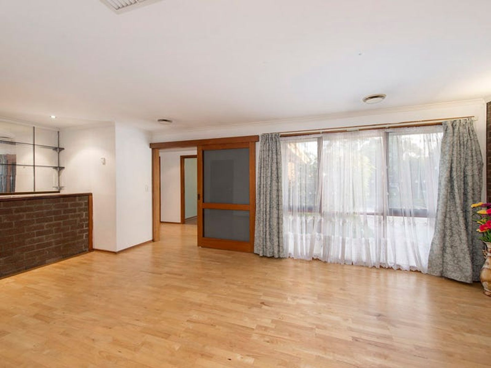 24 Eildon Road, Endeavour Hills, VIC 3802, Endeavour Hills - Thumbnail 2