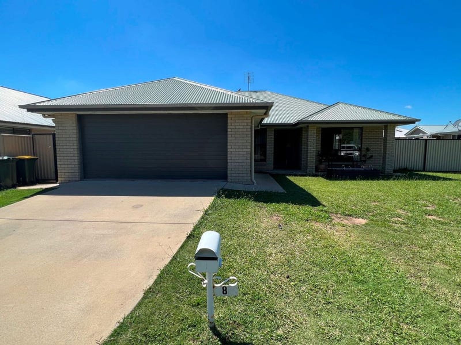 8 Lewis St, Chinchilla QLD 4413