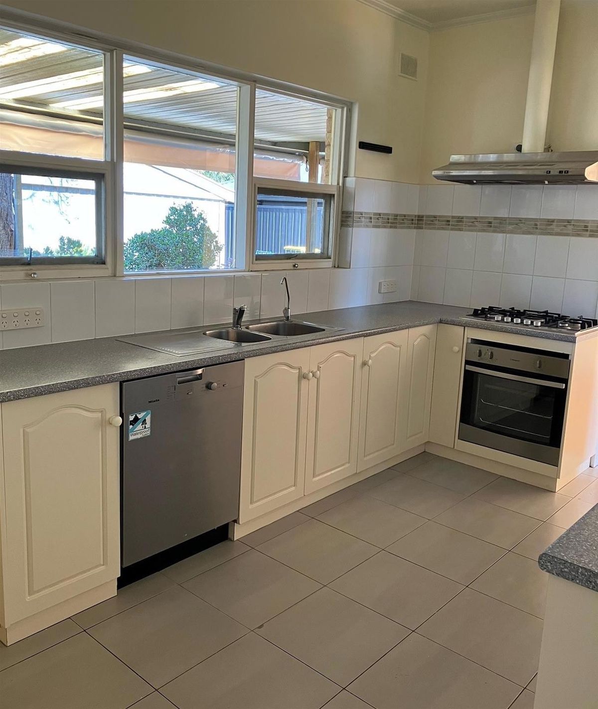 18 Spencer Street, Campbelltown SA 5074, Campbelltown - Thumbnail 4