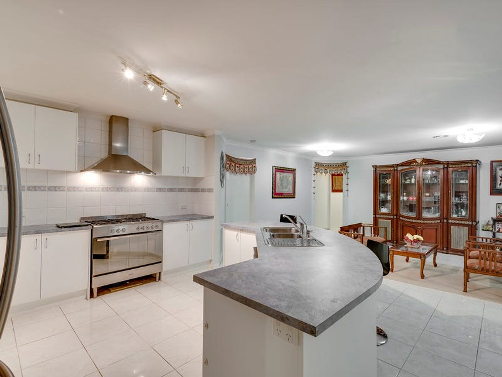 18 Taggerty Crescent, Narre Warren South, VIC 3805, Narre Warren South - Thumbnail 2