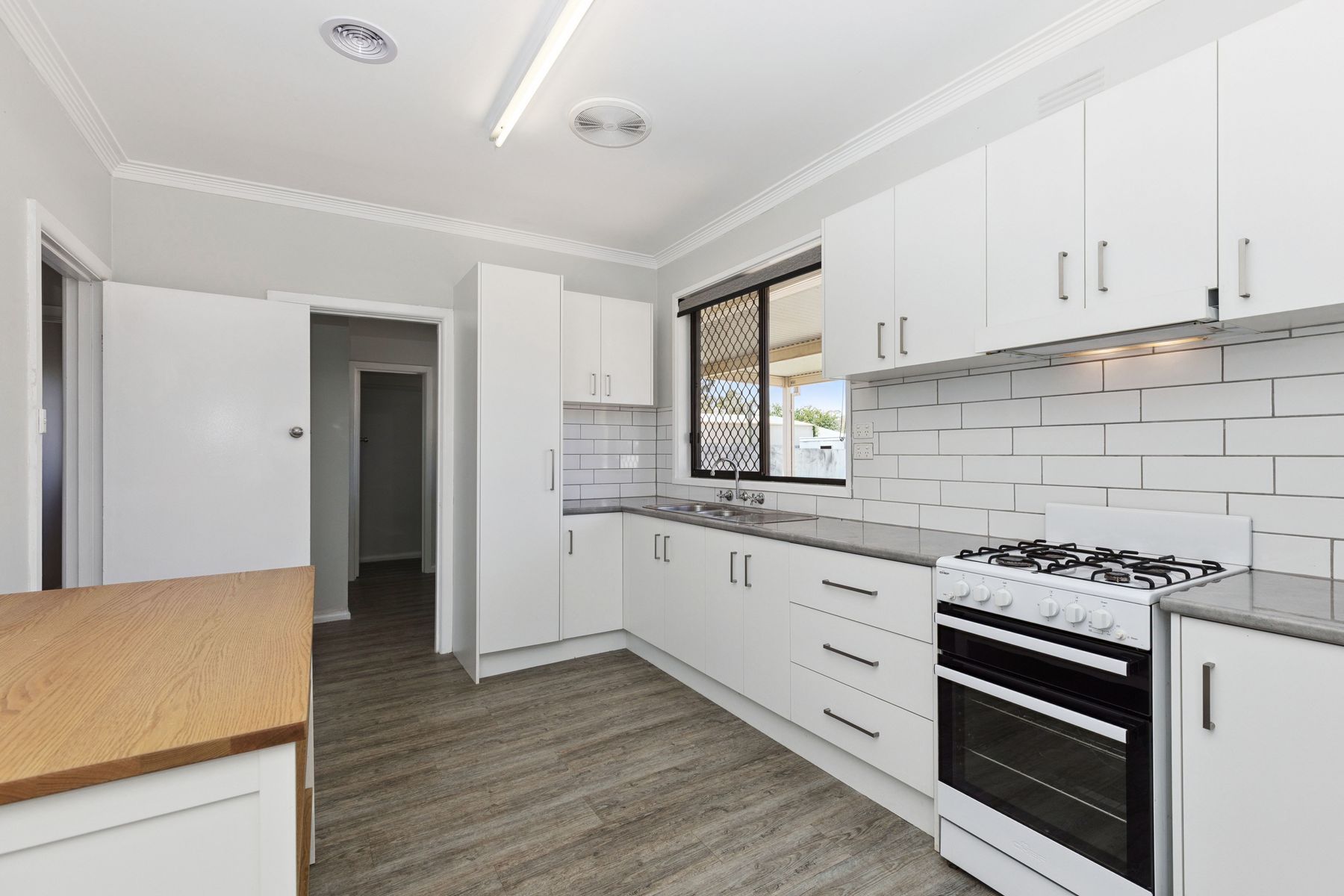 6 Wireless Street, Kangaroo Flat, VIC 3555, Kangaroo Flat - Thumbnail 3
