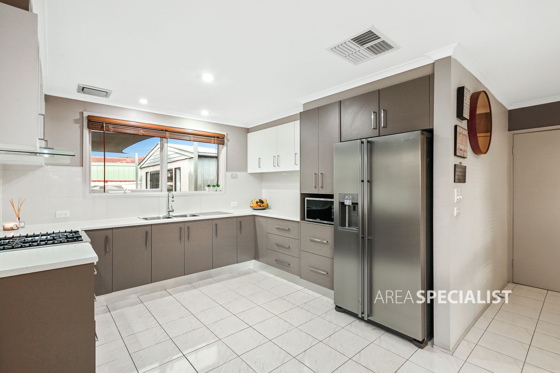1 Westview Court, Springvale South, VIC 3172, Springvale South - Thumbnail 4