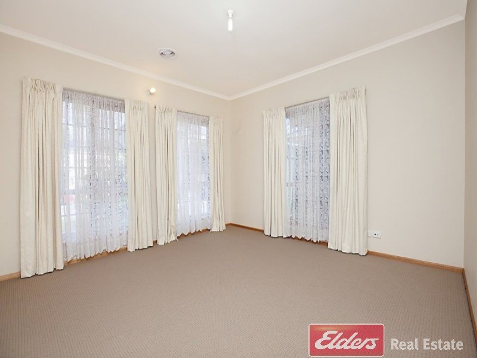11 Mallard Crescent, Mawson Lakes, SA 5095, Mawson Lakes - Thumbnail 2