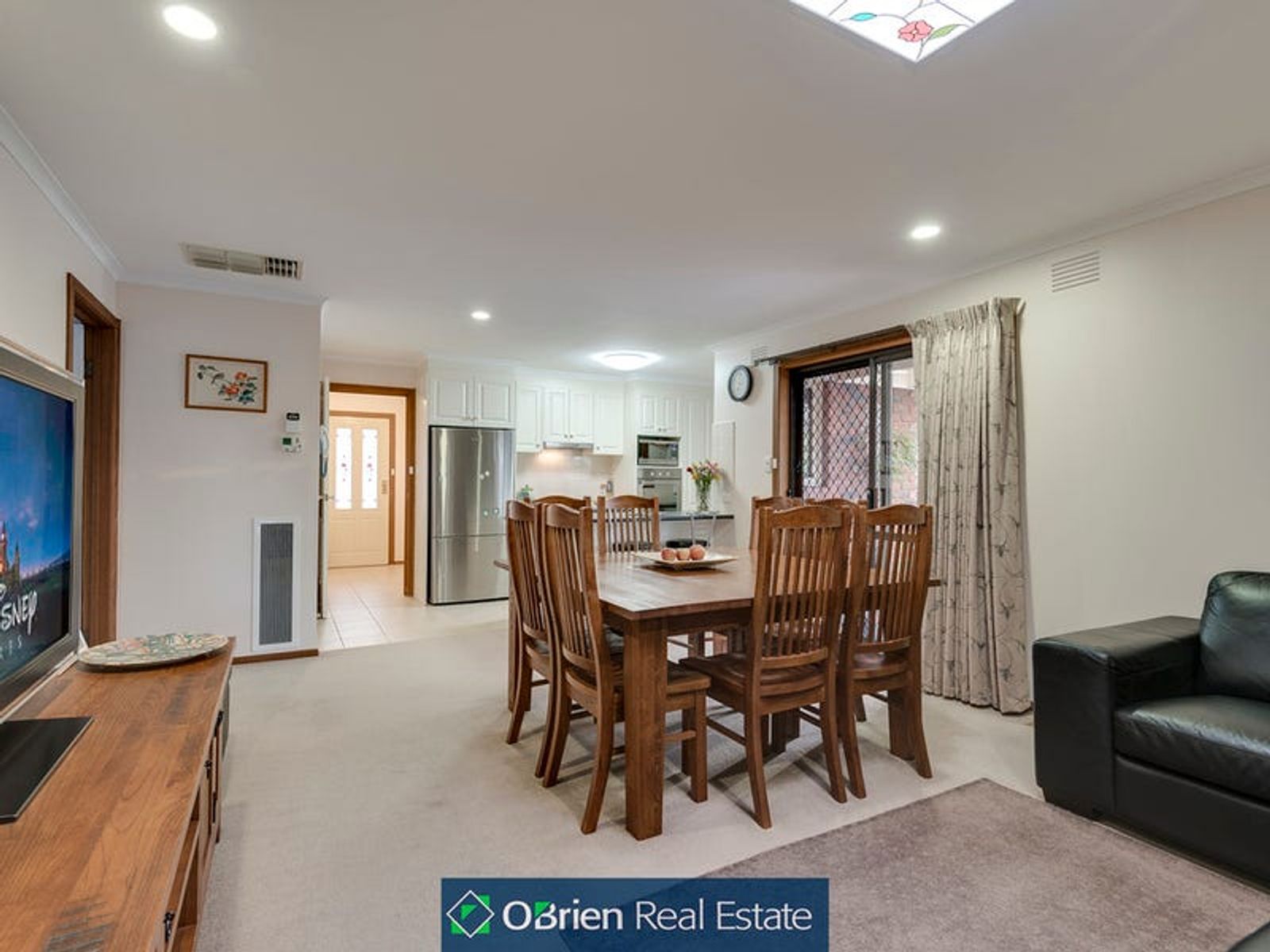 11 Currie Avenue, Endeavour Hills, VIC 3802, Endeavour Hills - Thumbnail 3