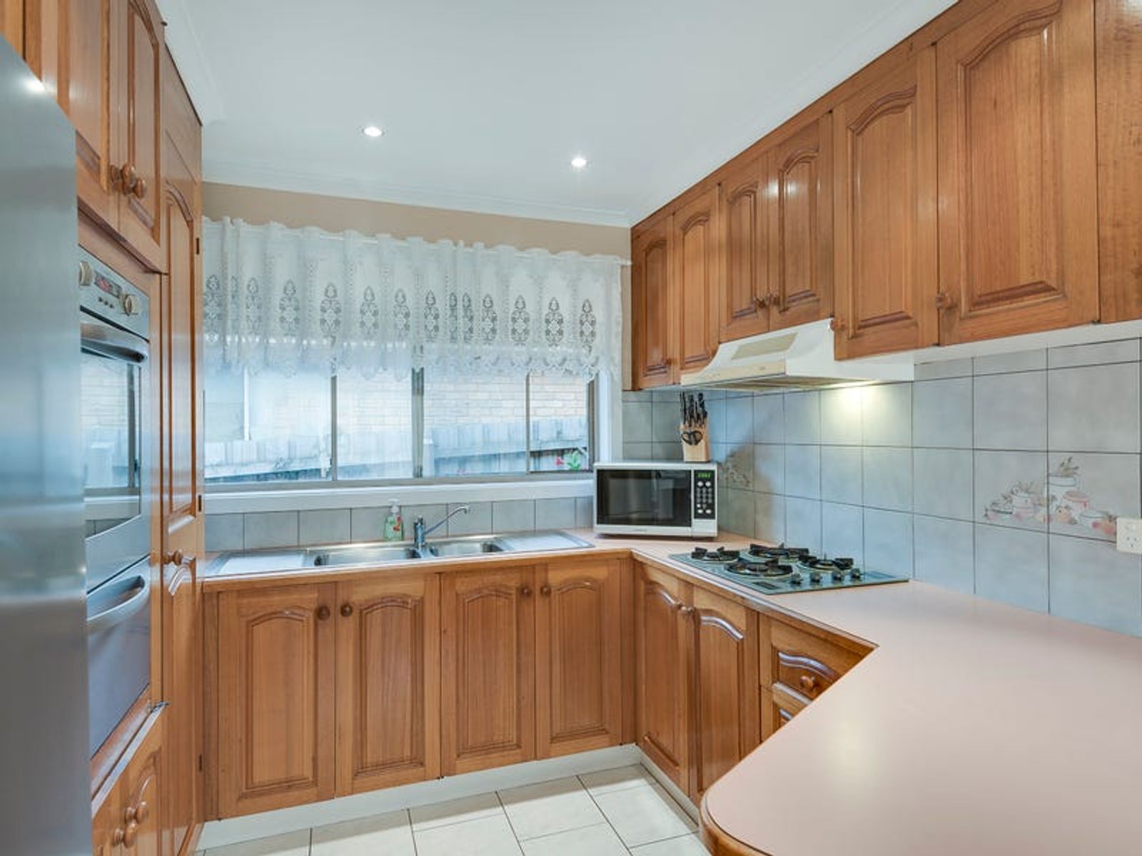 1/1 Southwell Close, Endeavour Hills, VIC 3802, Endeavour Hills - Thumbnail 2