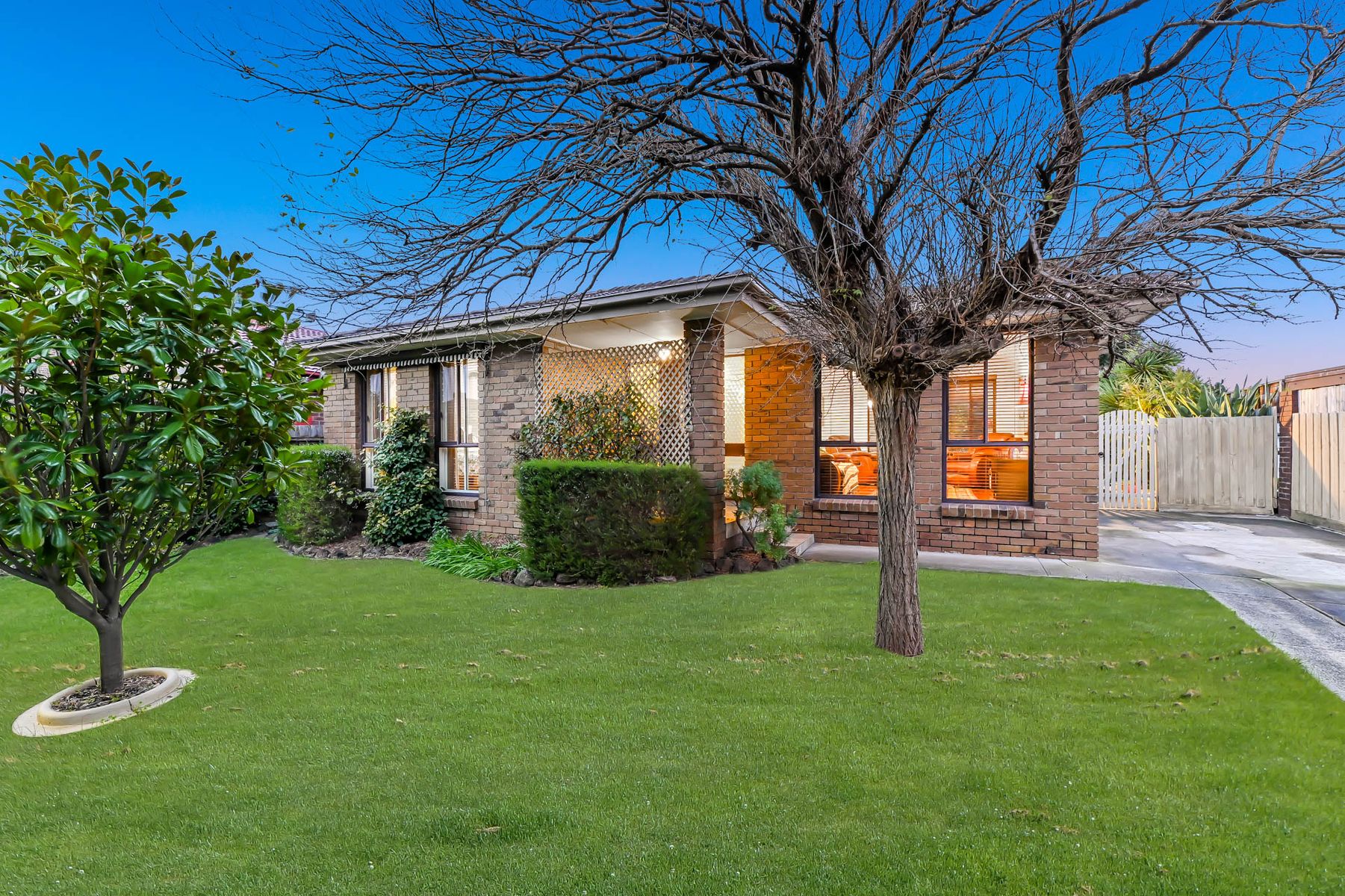 102 Kingsclere Avenue, Keysborough, VIC 3173, Keysborough - Thumbnail 2