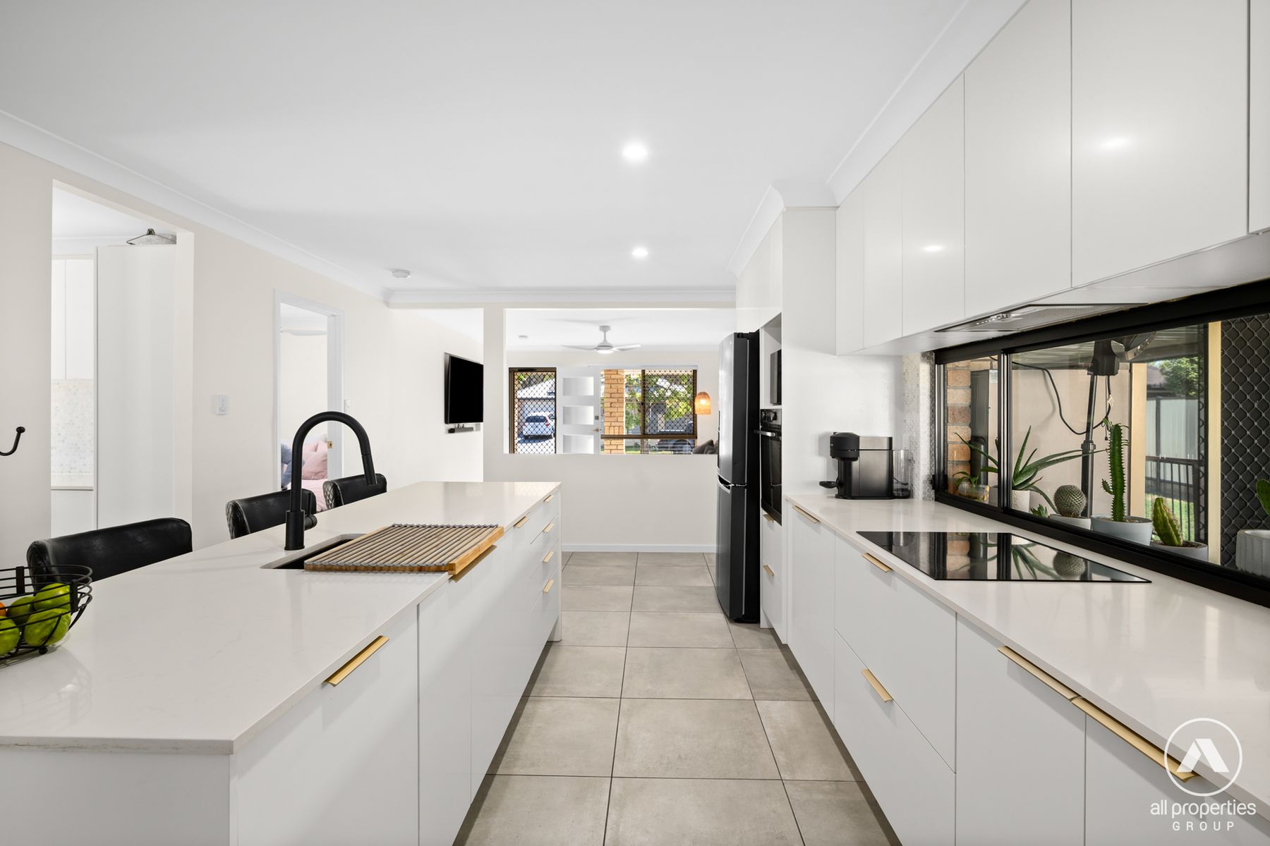 8 Lake Cootharaba Place, Logan Reserve QLD 4133, Logan Reserve - Thumbnail 3