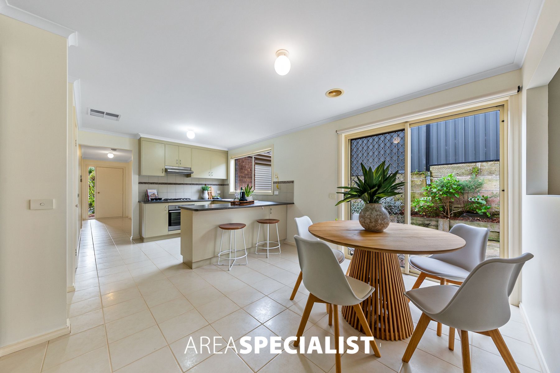 18 Huron Parkway, Pakenham, VIC 3810, Pakenham - Thumbnail 8
