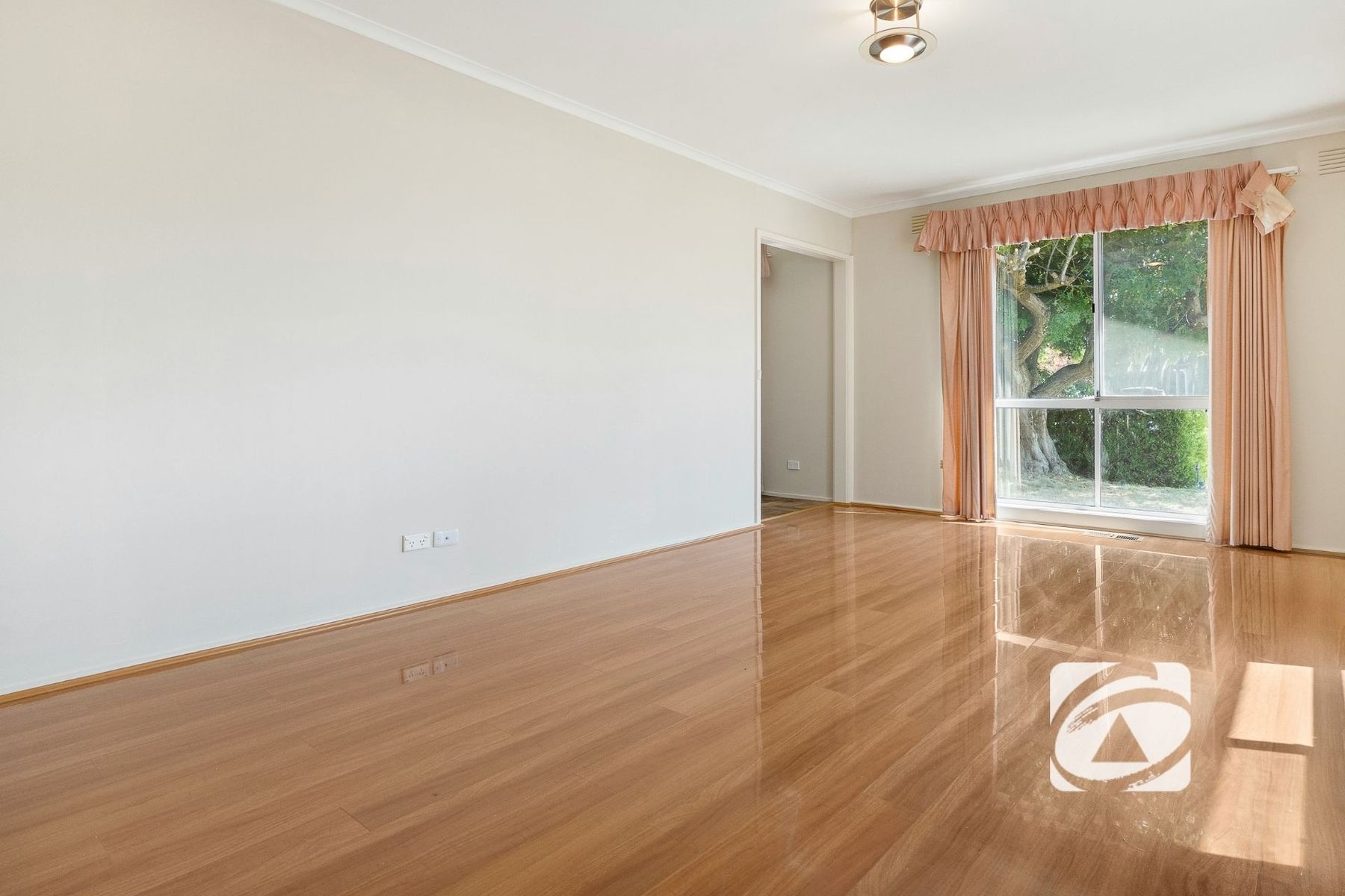 4 Tamar Road, Springvale South VIC 3172, Springvale South - Thumbnail 2