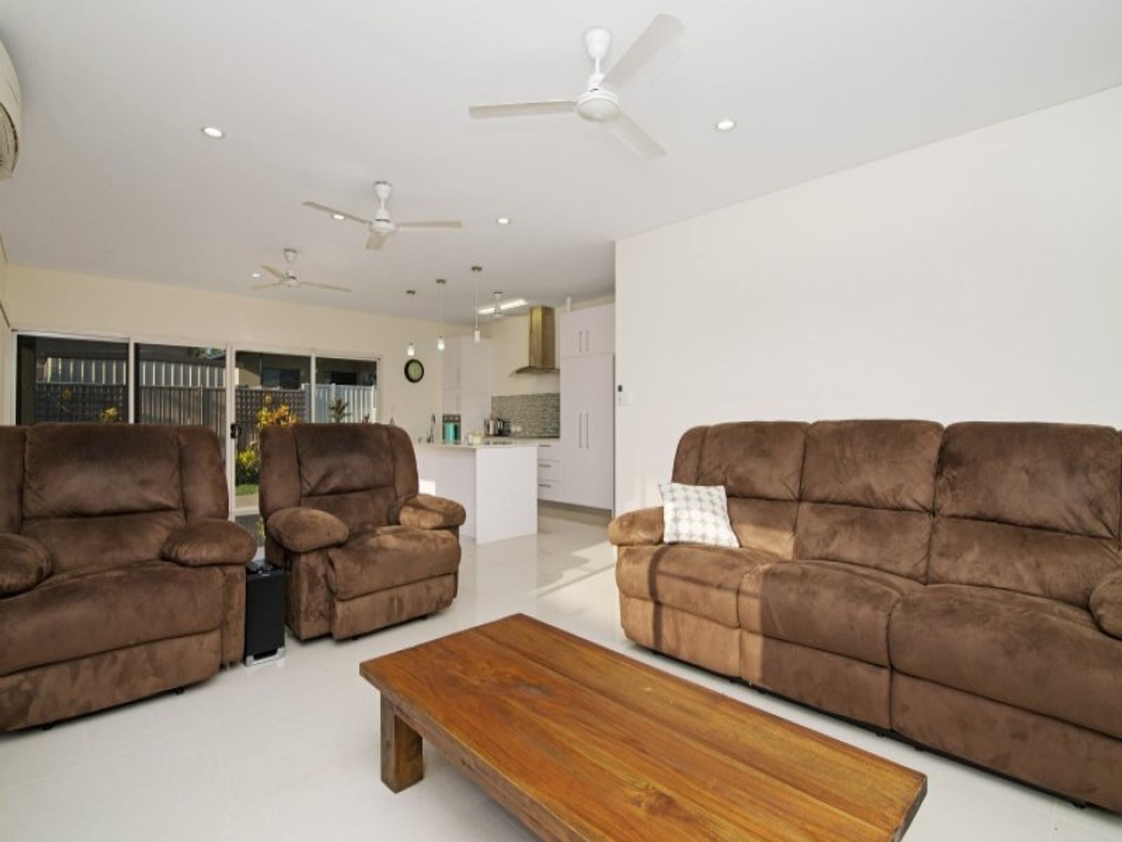 1/11 Deane Crescent, Rosebery NT 0832, Rosebery - Thumbnail 2