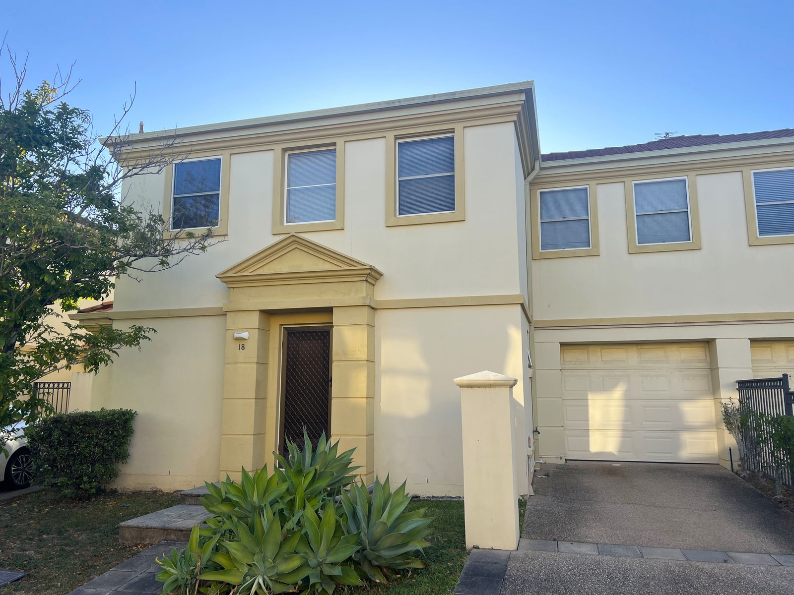 18/99 Heeb Street, Benowa QLD 4217, Benowa - Thumbnail 2