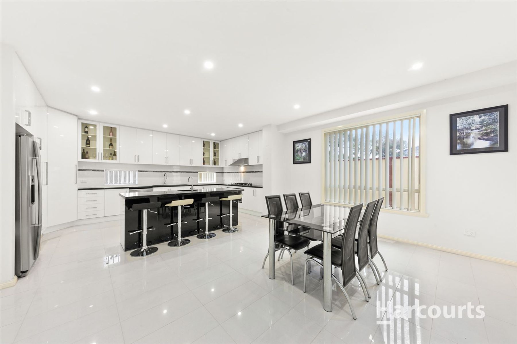 10 Tenterfield Drive, Burnside Heights, VIC 3023, Burnside Heights - Thumbnail 4