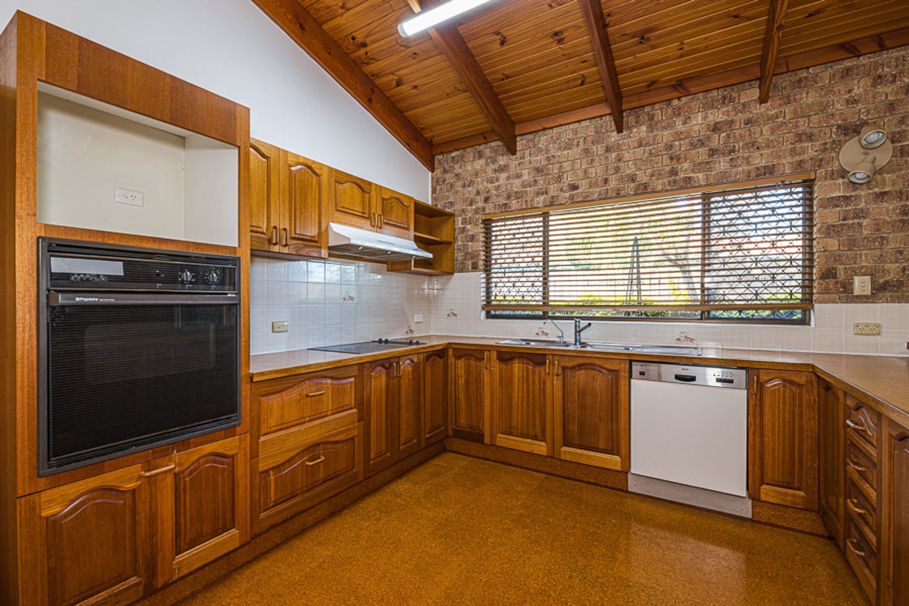 5 Whitby Court, Banksia Beach QLD 4507, Banksia Beach - Thumbnail 5