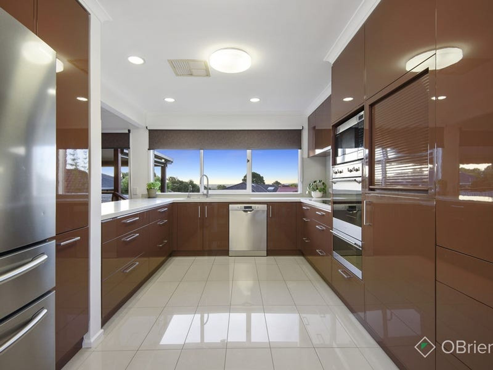 75 Georgette Crescent, Endeavour Hills, VIC 3802, Endeavour Hills - Thumbnail 2