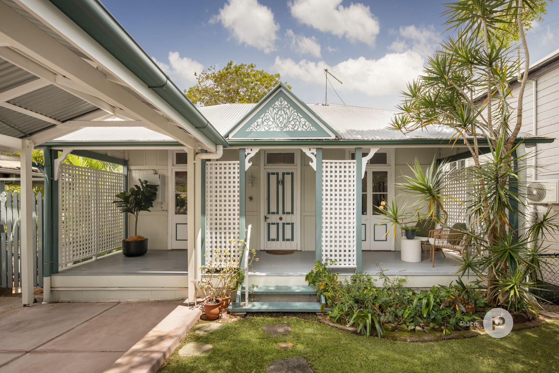 39 West Street, Highgate Hill - Image 1
