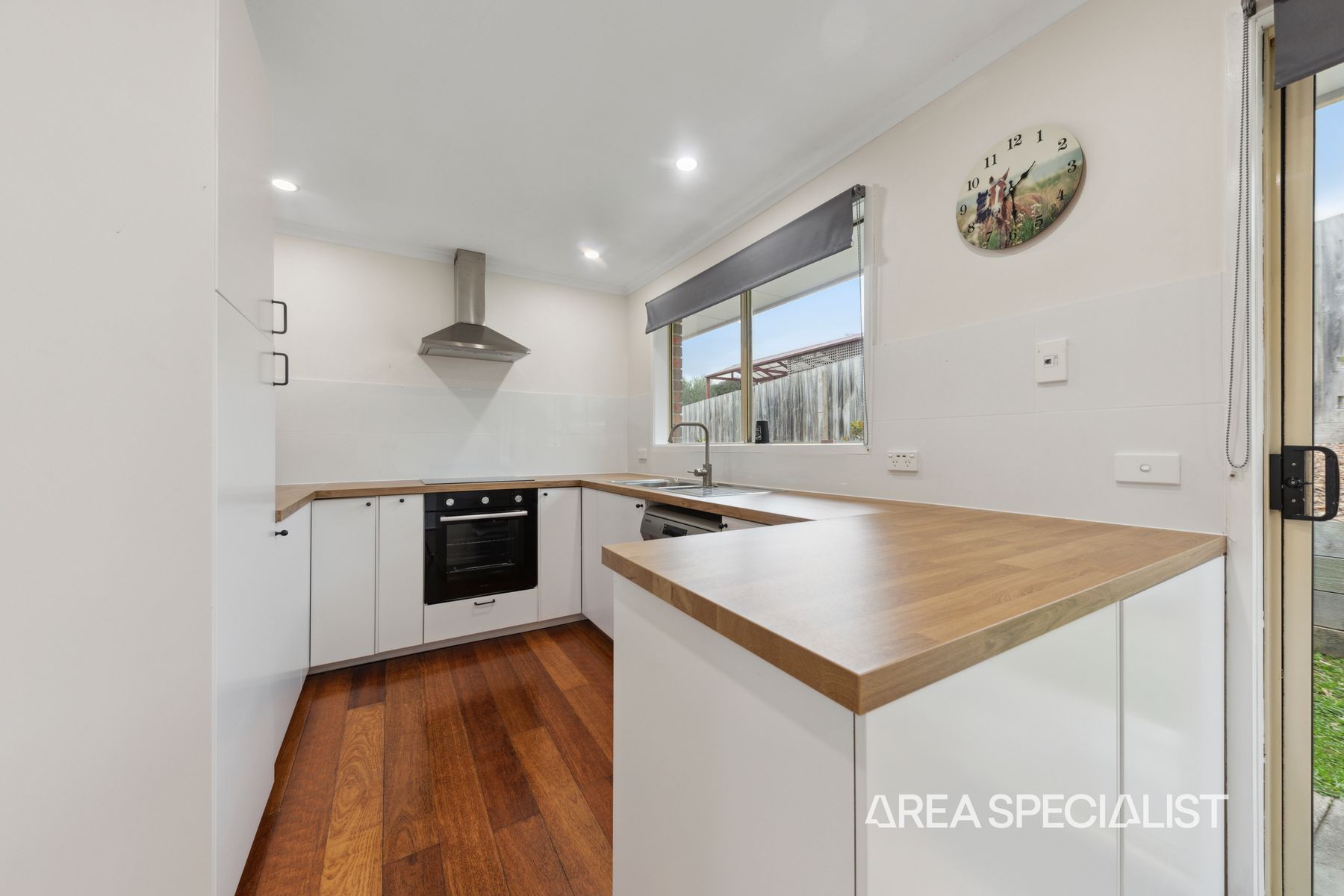 1 Earle Close, Pakenham, VIC 3810, Pakenham - Thumbnail 3