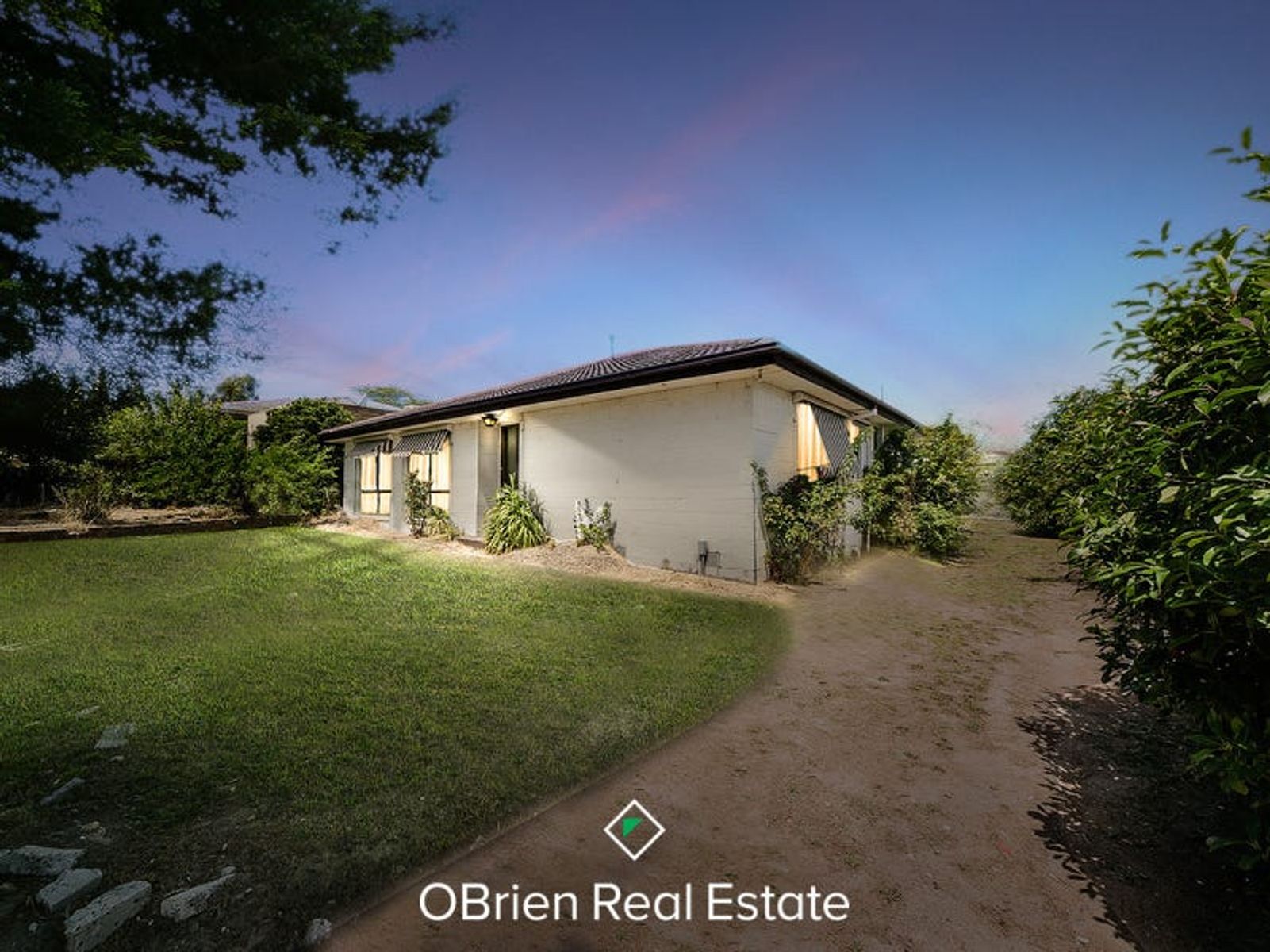 13 Manley Close, Endeavour Hills, VIC 3802, Endeavour Hills - Thumbnail 2