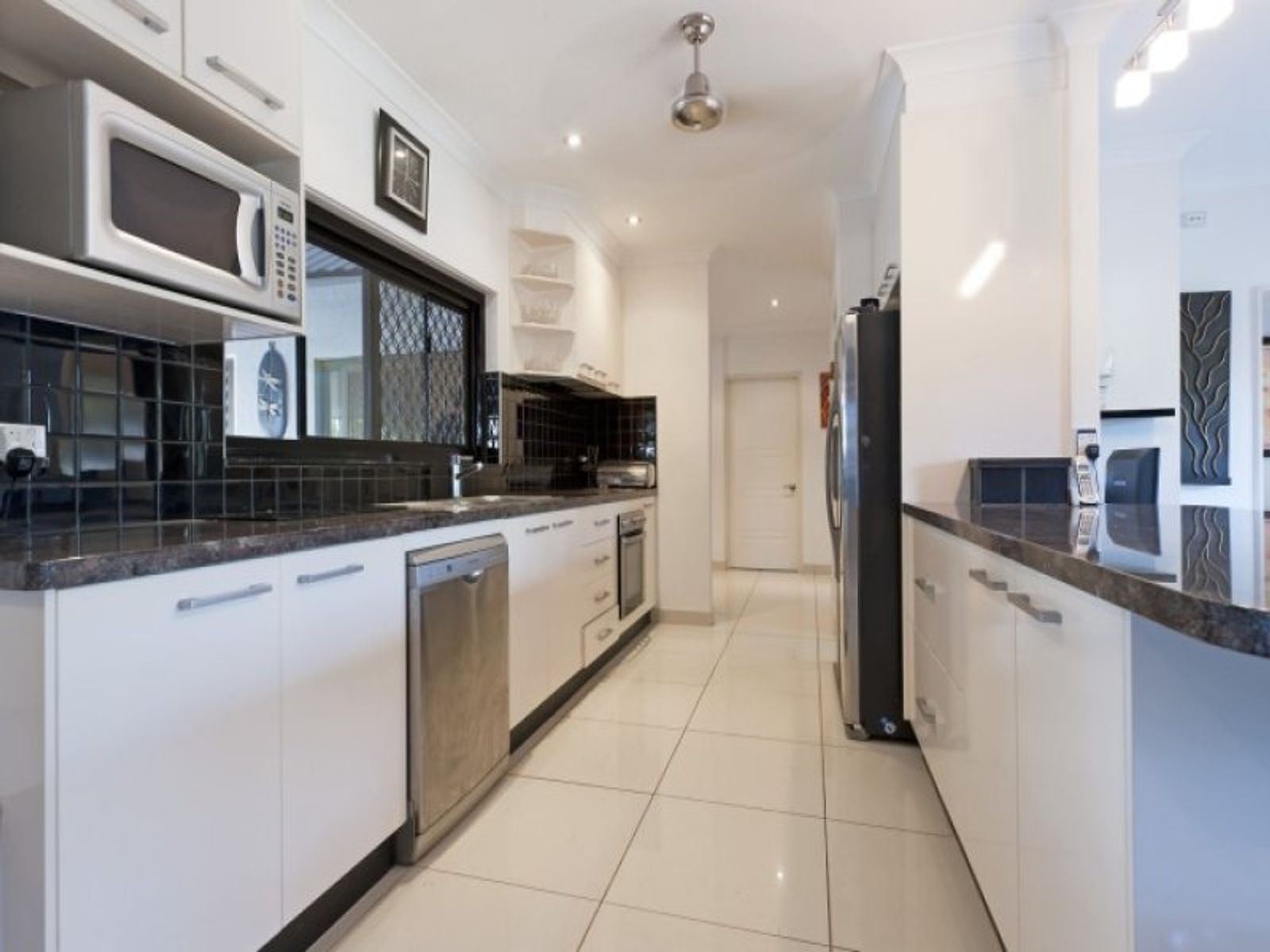 10 Castlereagh Drive, Leanyer NT 0812, Leanyer - Thumbnail 2