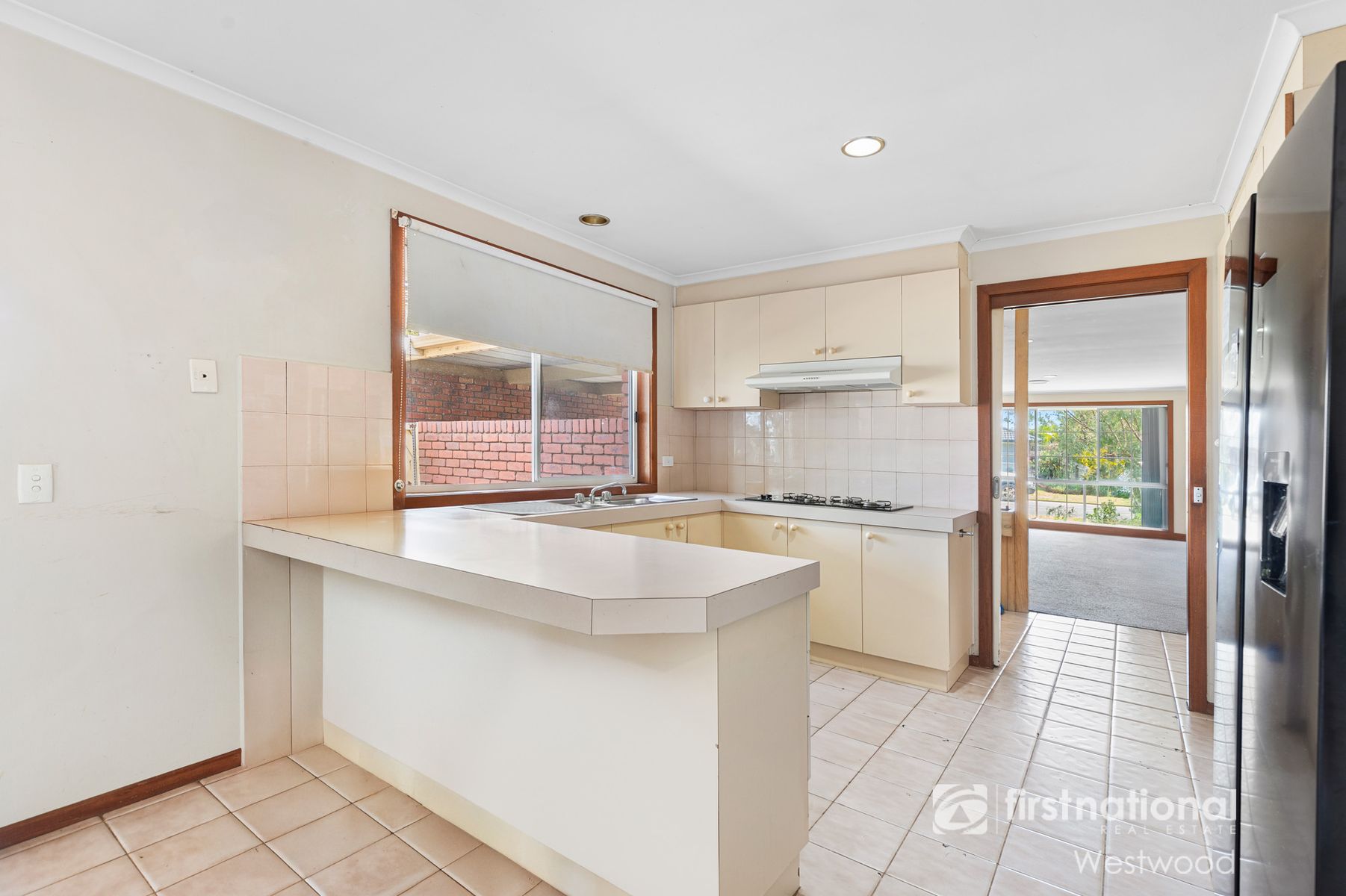 34 Iluka Drive, Werribee VIC 3030, Werribee - Thumbnail 2