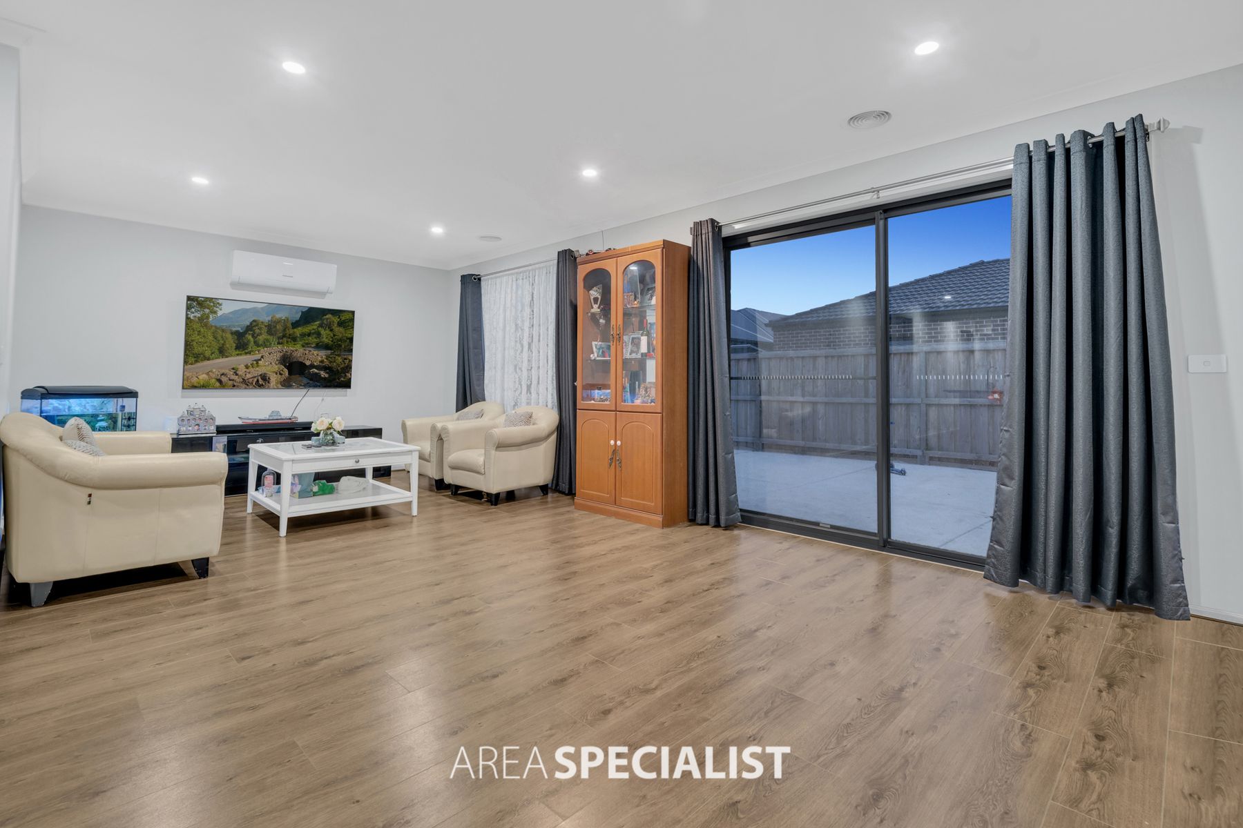 46 Limandus Crescent, Cranbourne South, VIC 3977, Cranbourne South - Thumbnail 3