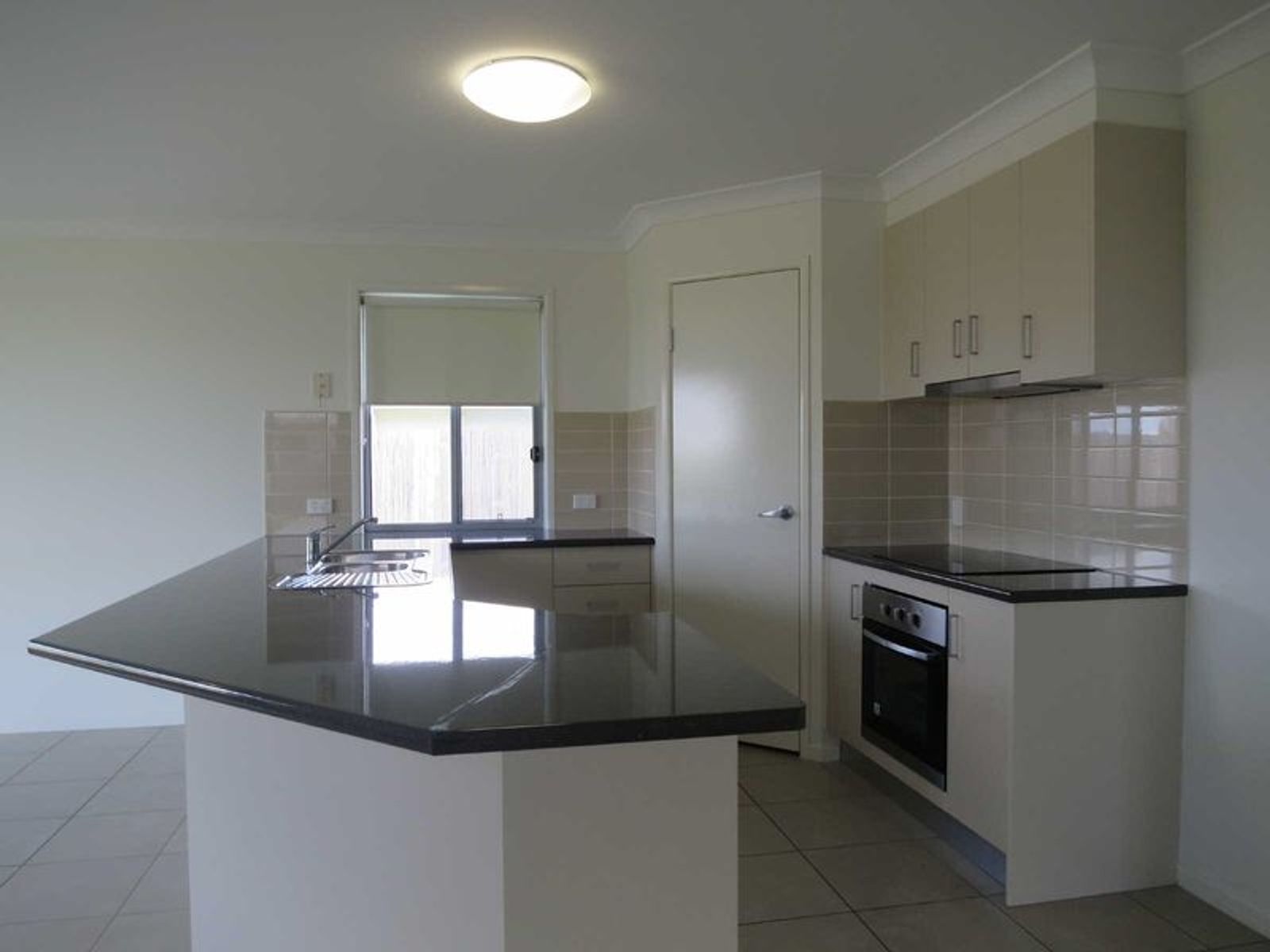 13 Elizabeth Street, Mirani QLD 4754, Mirani - Thumbnail 2